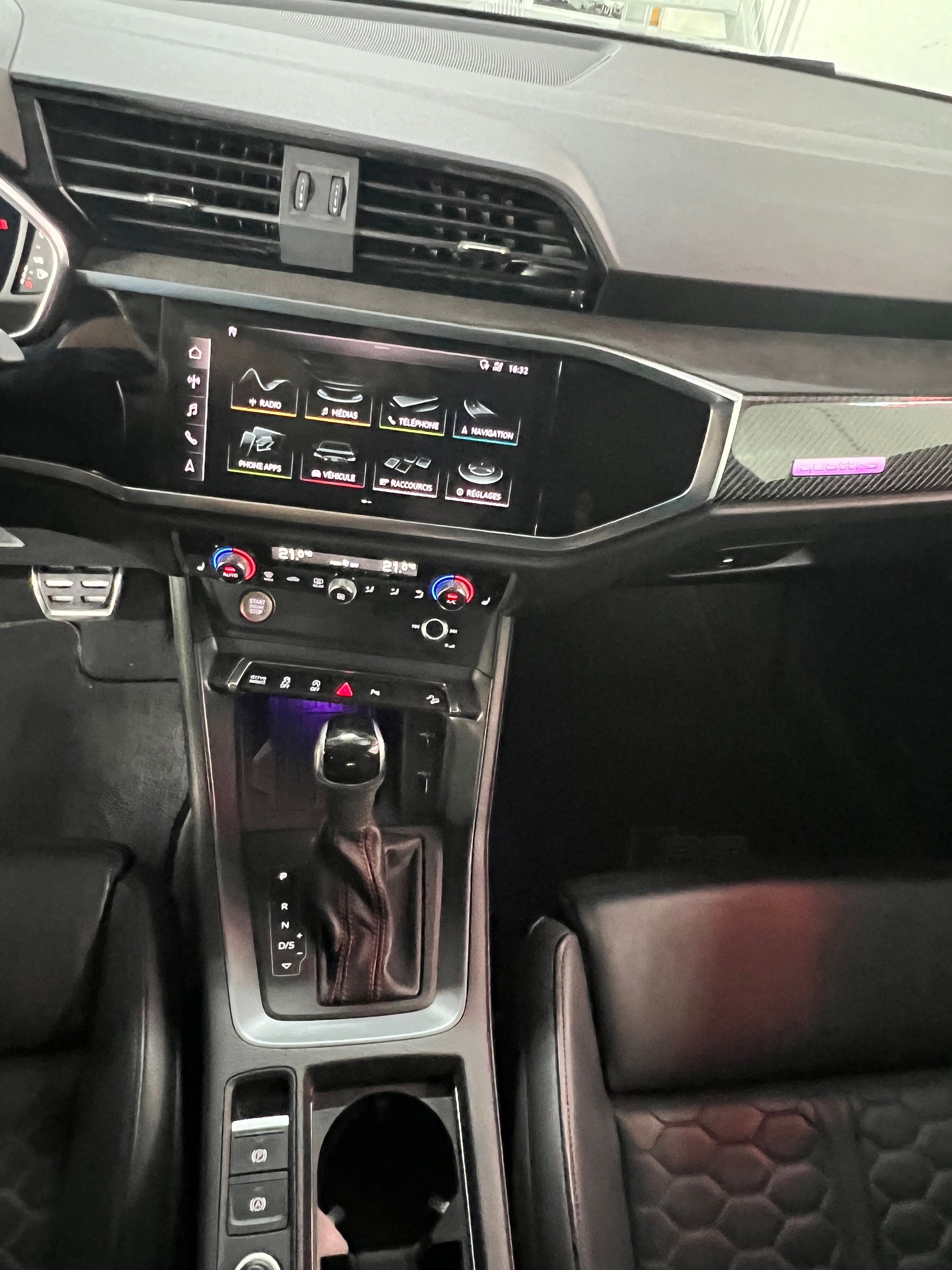 AUDI RS Q3 Sportback quattro S tronic-image-13