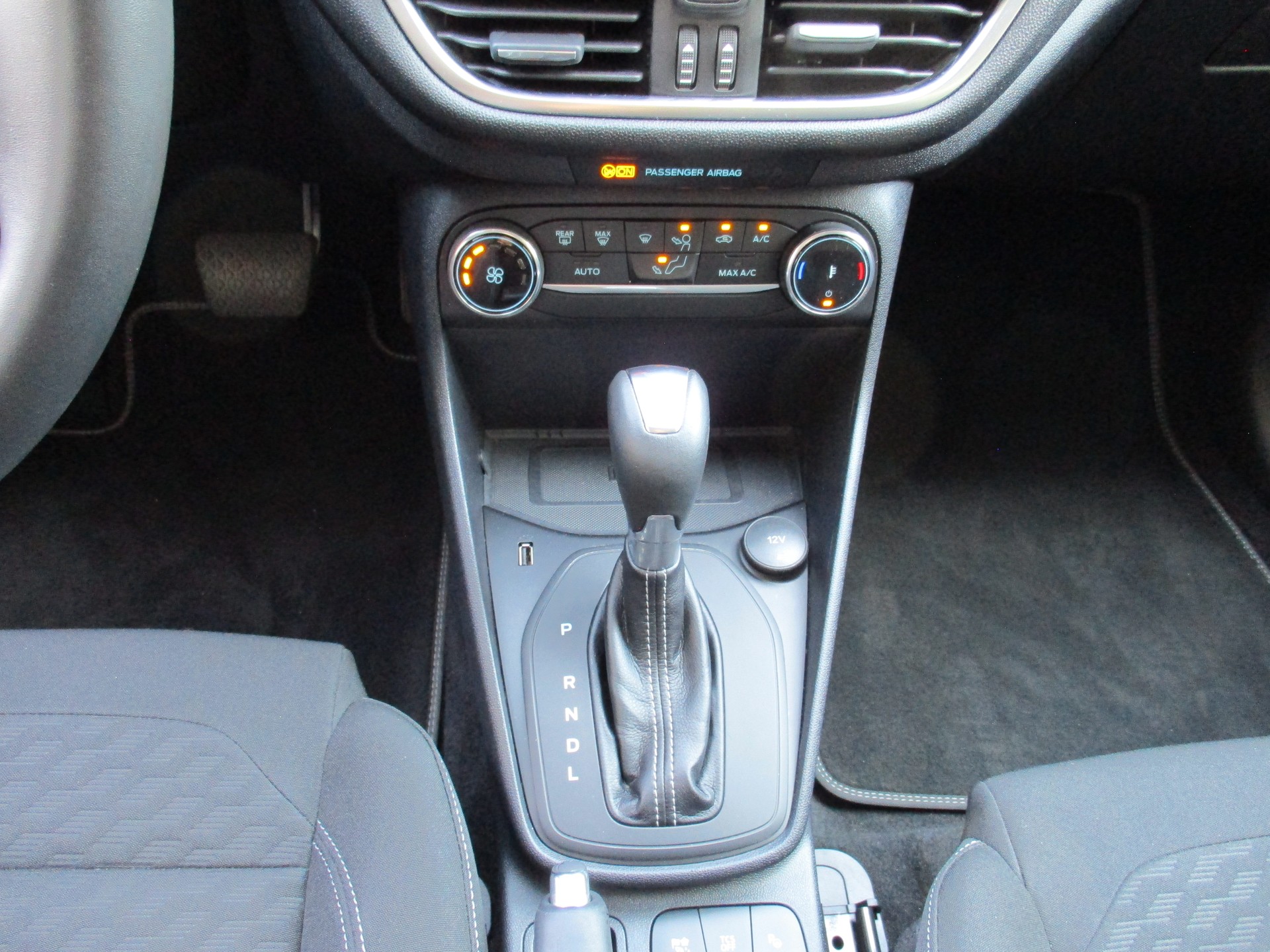 FORD Fiesta 1.0 SCTi MHEV Titanium Automat-image-8