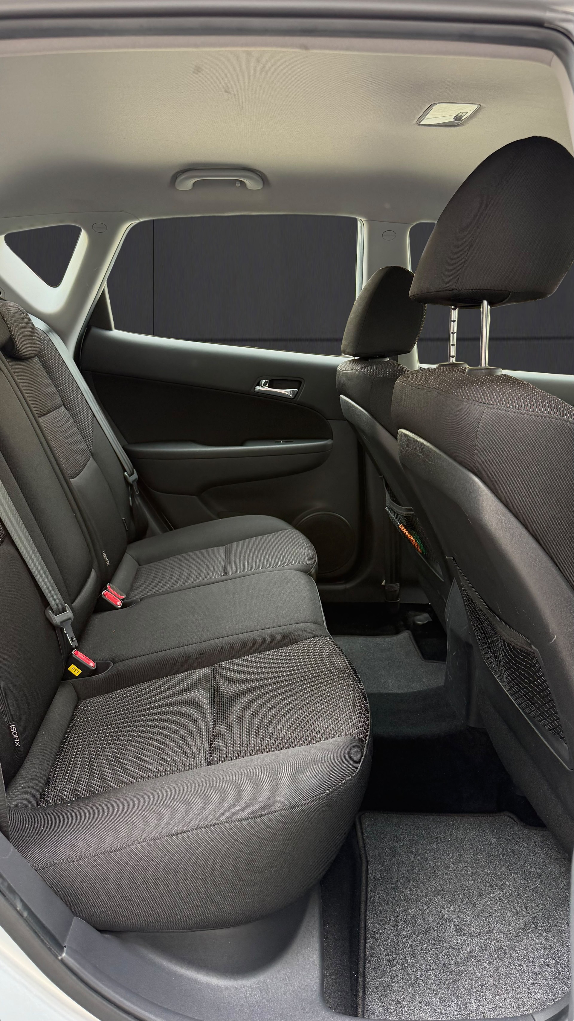 HYUNDAI i30 1.6 Swiss Plus Edition-image-10