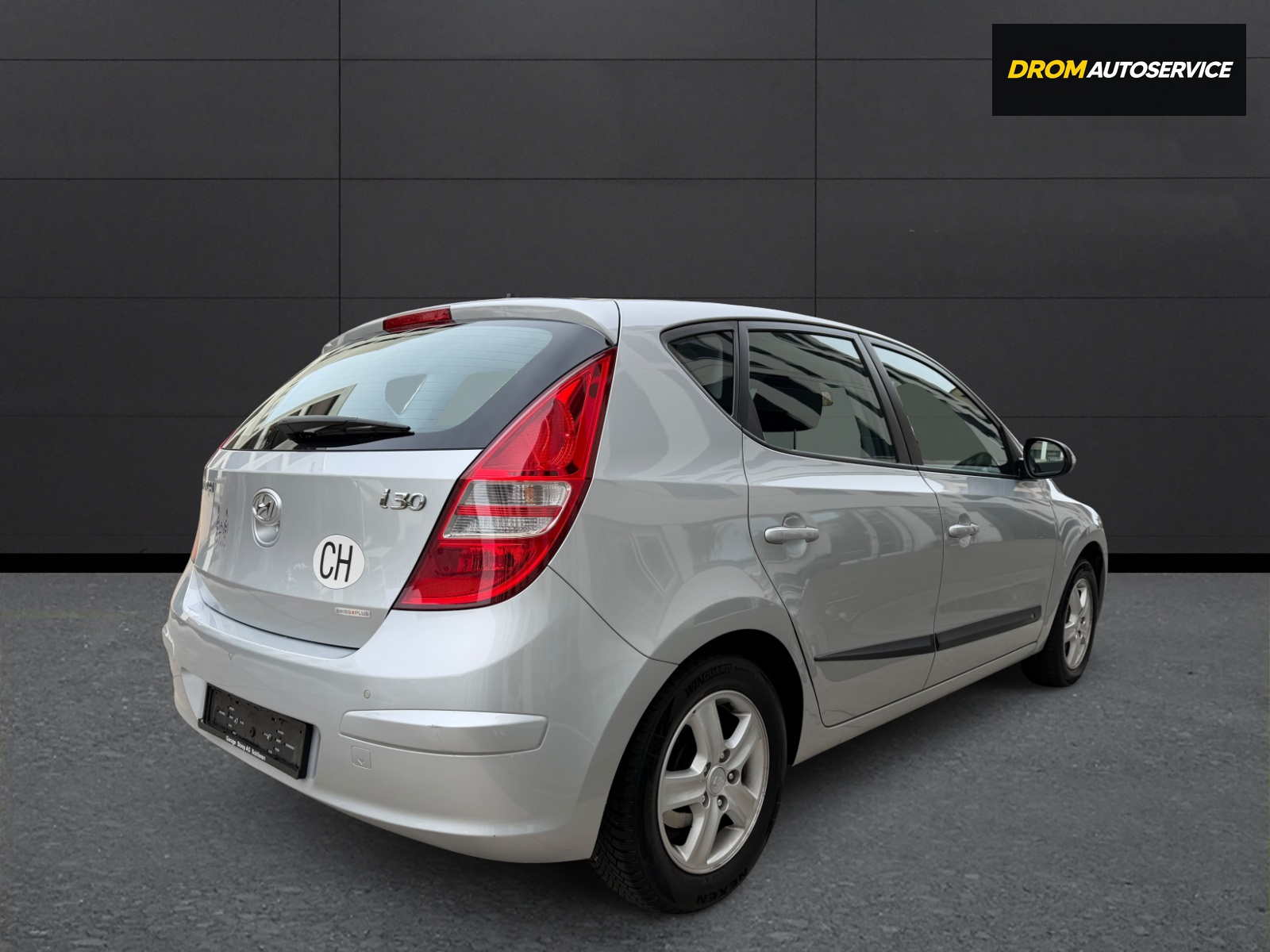 HYUNDAI i30 1.6 Swiss Plus Edition-image-4