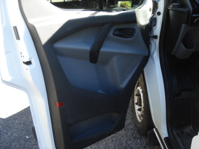 FORD Transit Custom Van 250 L1H1 Startup-image-11