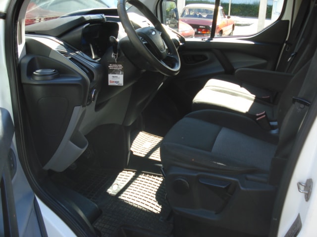 FORD Transit Custom Van 250 L1H1 Startup-image-12