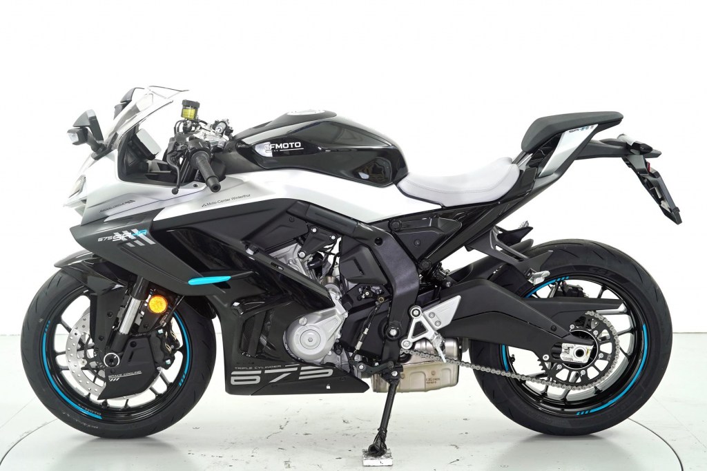 CF MOTO 675 SR-R ABS-showroom-element-1