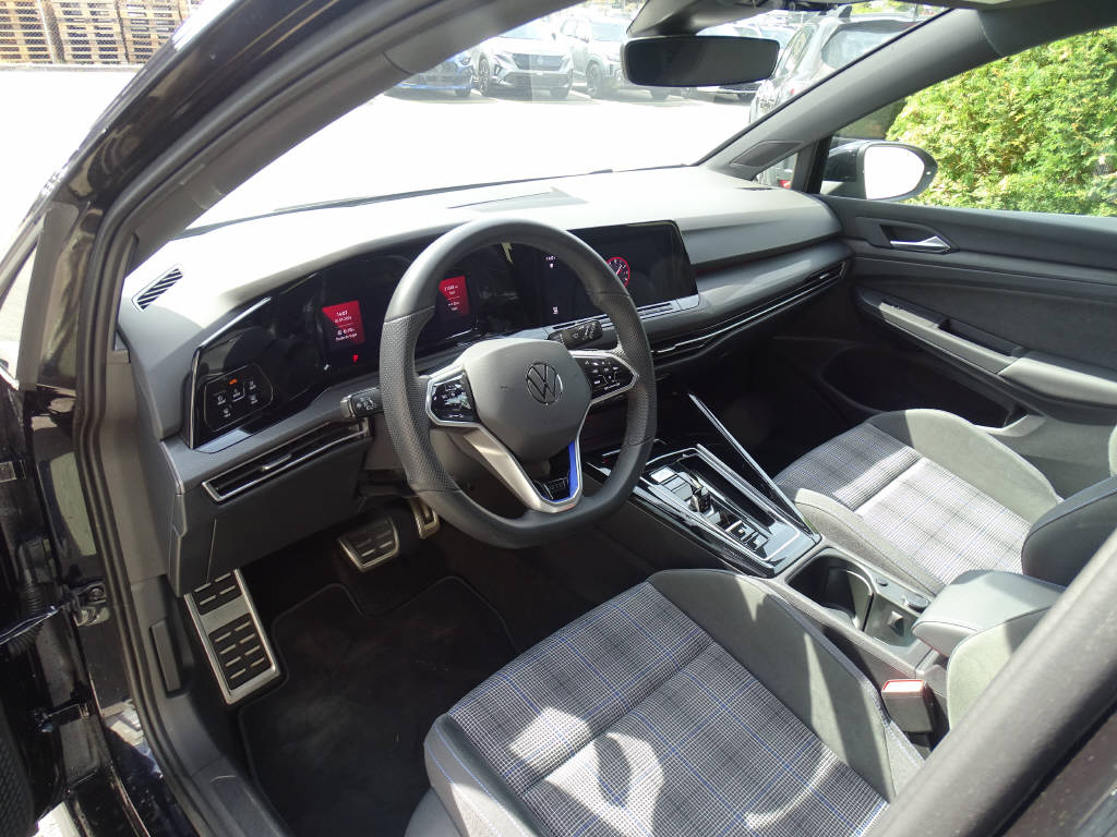 VW Golf VIII 1.4 TSI PHEV GTE DSG-image-3