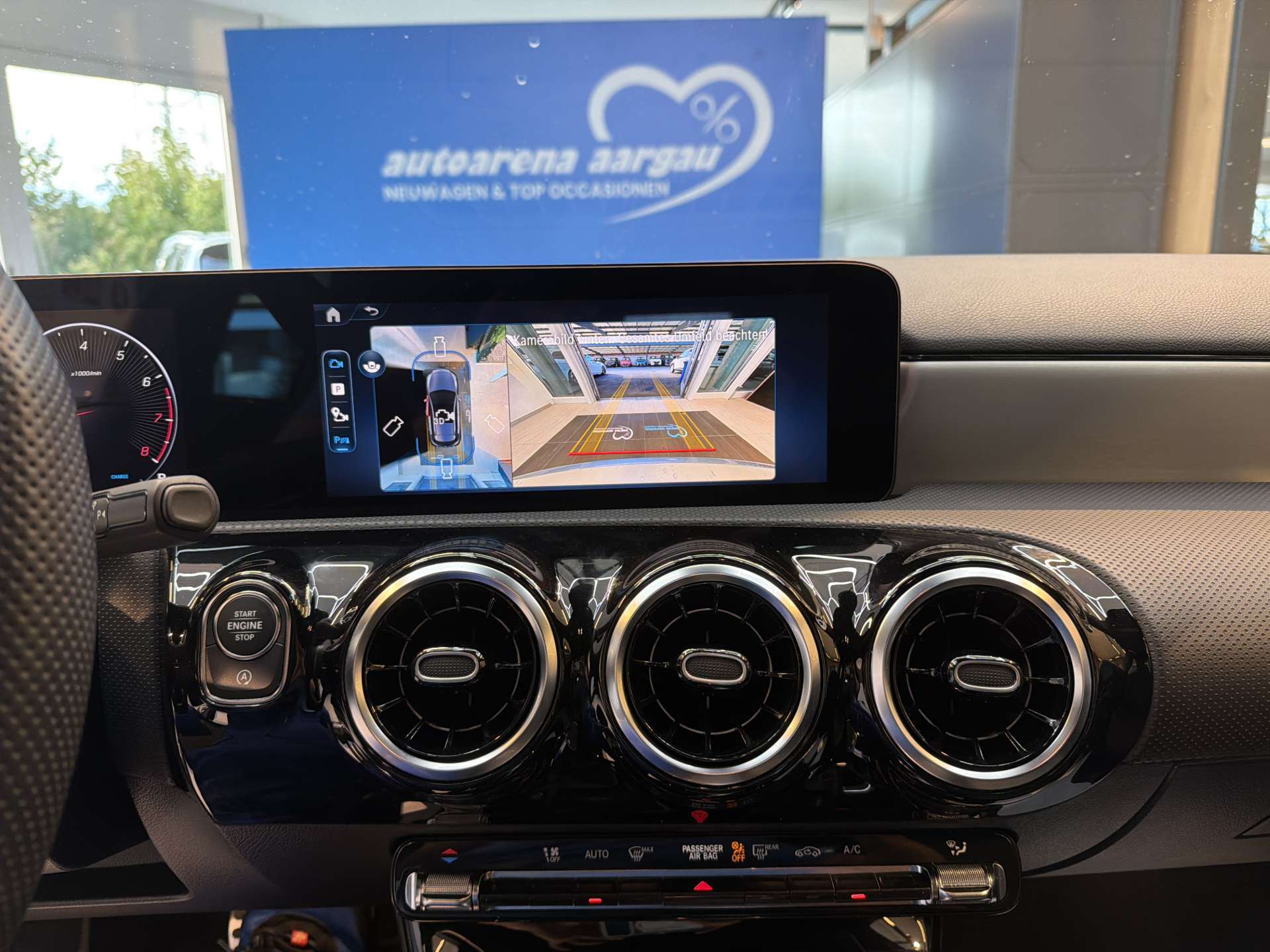 MERCEDES-BENZ A 180 AMG-Line DCT-Automat-image-9
