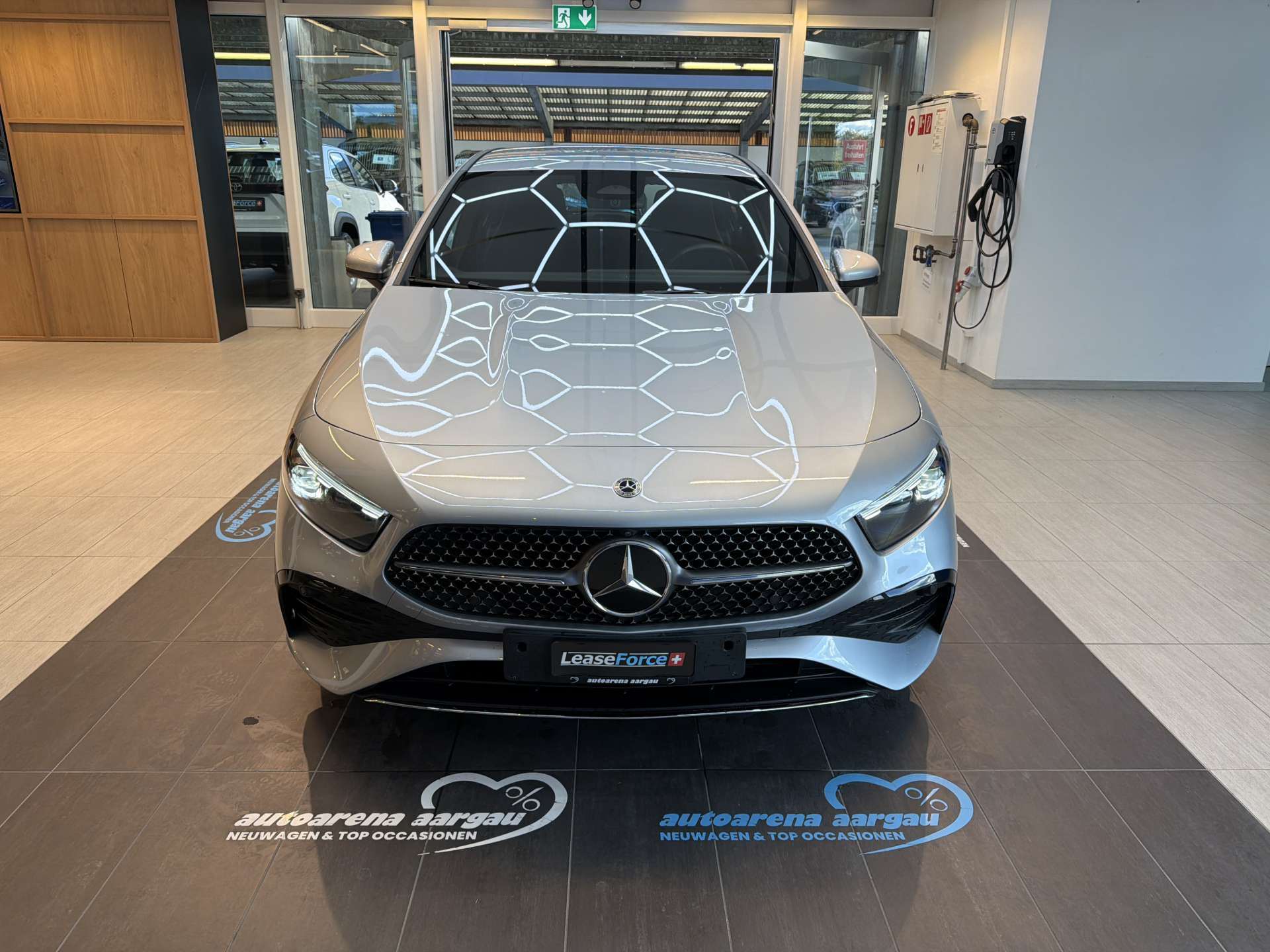 MERCEDES-BENZ A 180 AMG-Line DCT-Automat-image-10