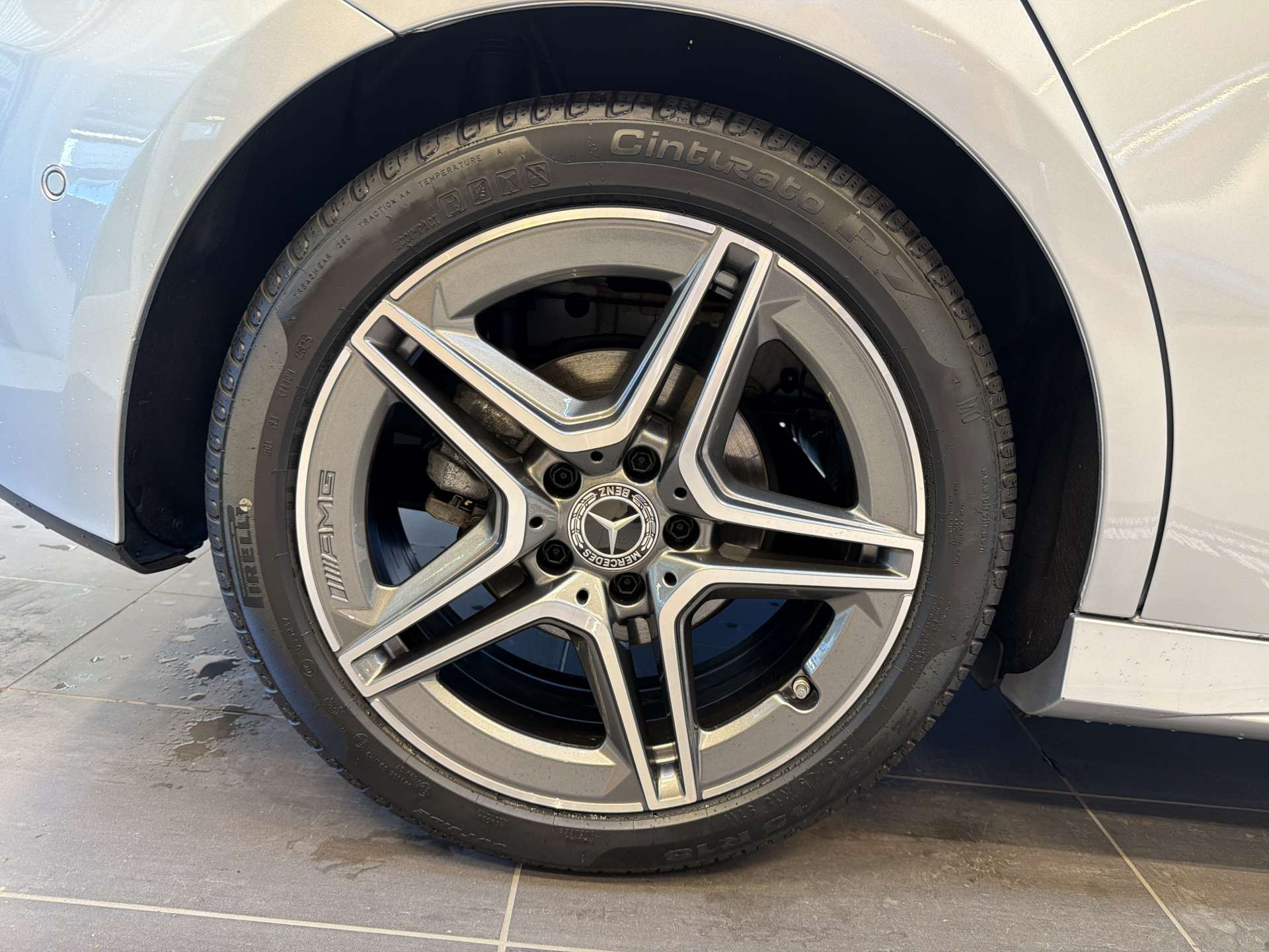 MERCEDES-BENZ A 180 AMG-Line DCT-Automat-image-8