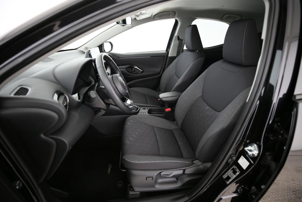 TOYOTA Yaris 1.5 VVT-i HSD Trend-image-3