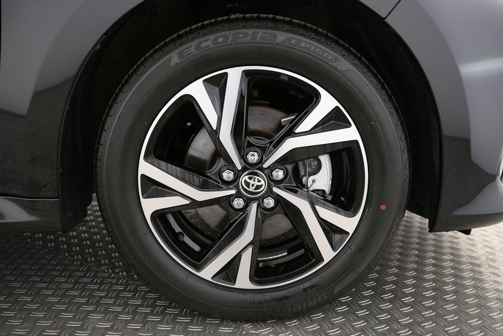 TOYOTA Yaris 1.5 VVT-i HSD Trend-image-11