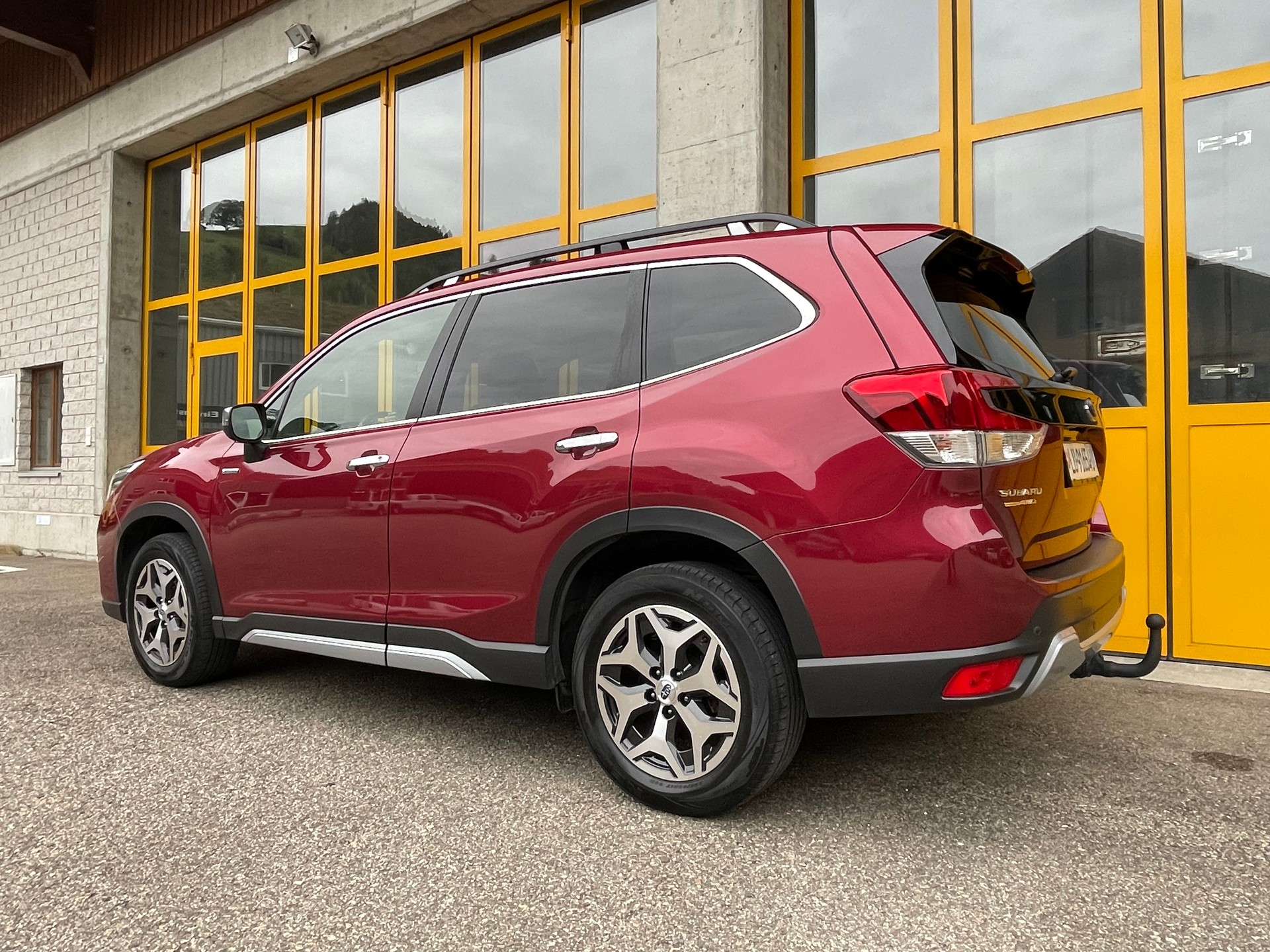 SUBARU Forester 2.0i e-Boxer Swiss Plus Lineartronic-image-2