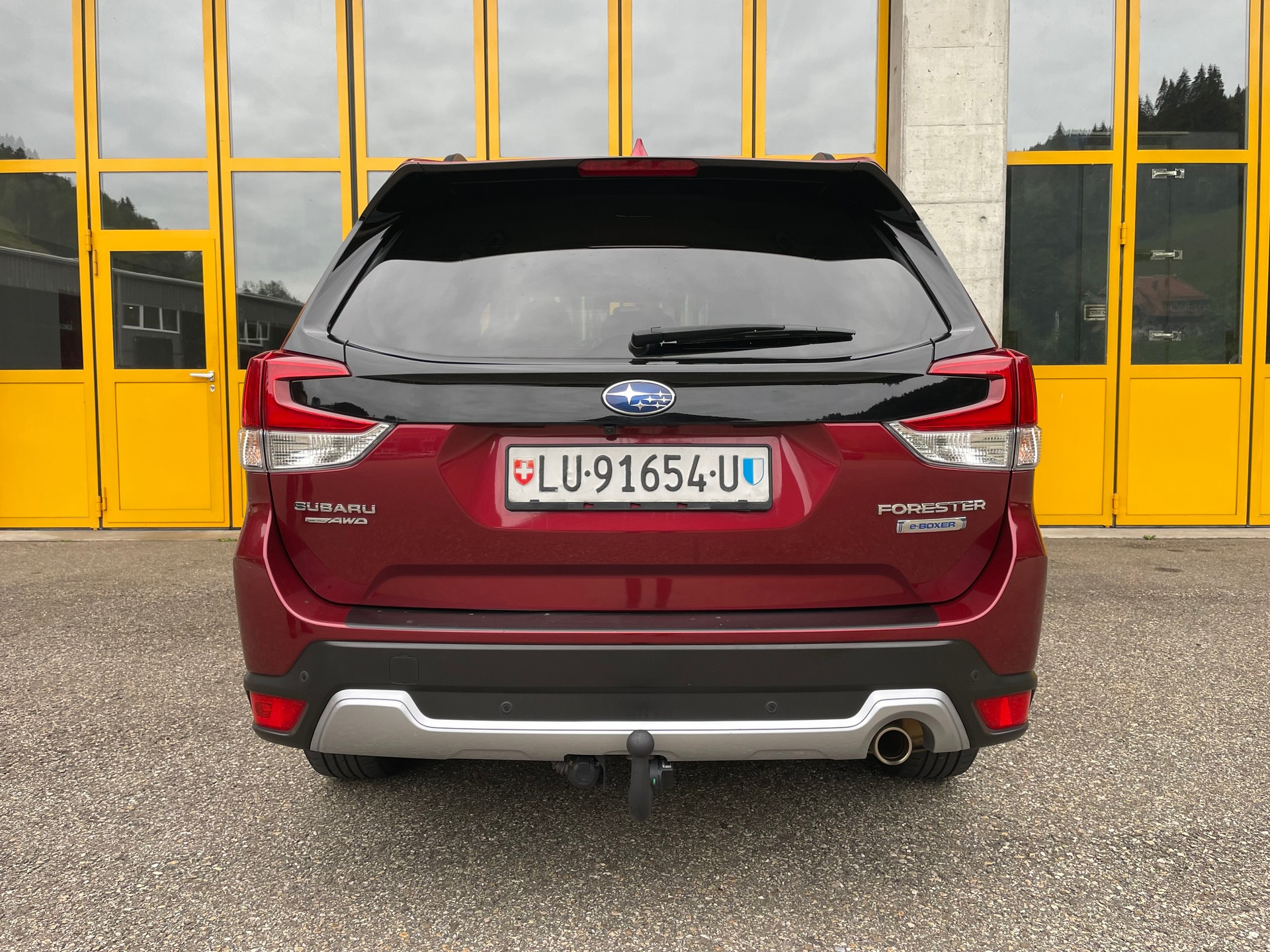 SUBARU Forester 2.0i e-Boxer Swiss Plus Lineartronic-image-4