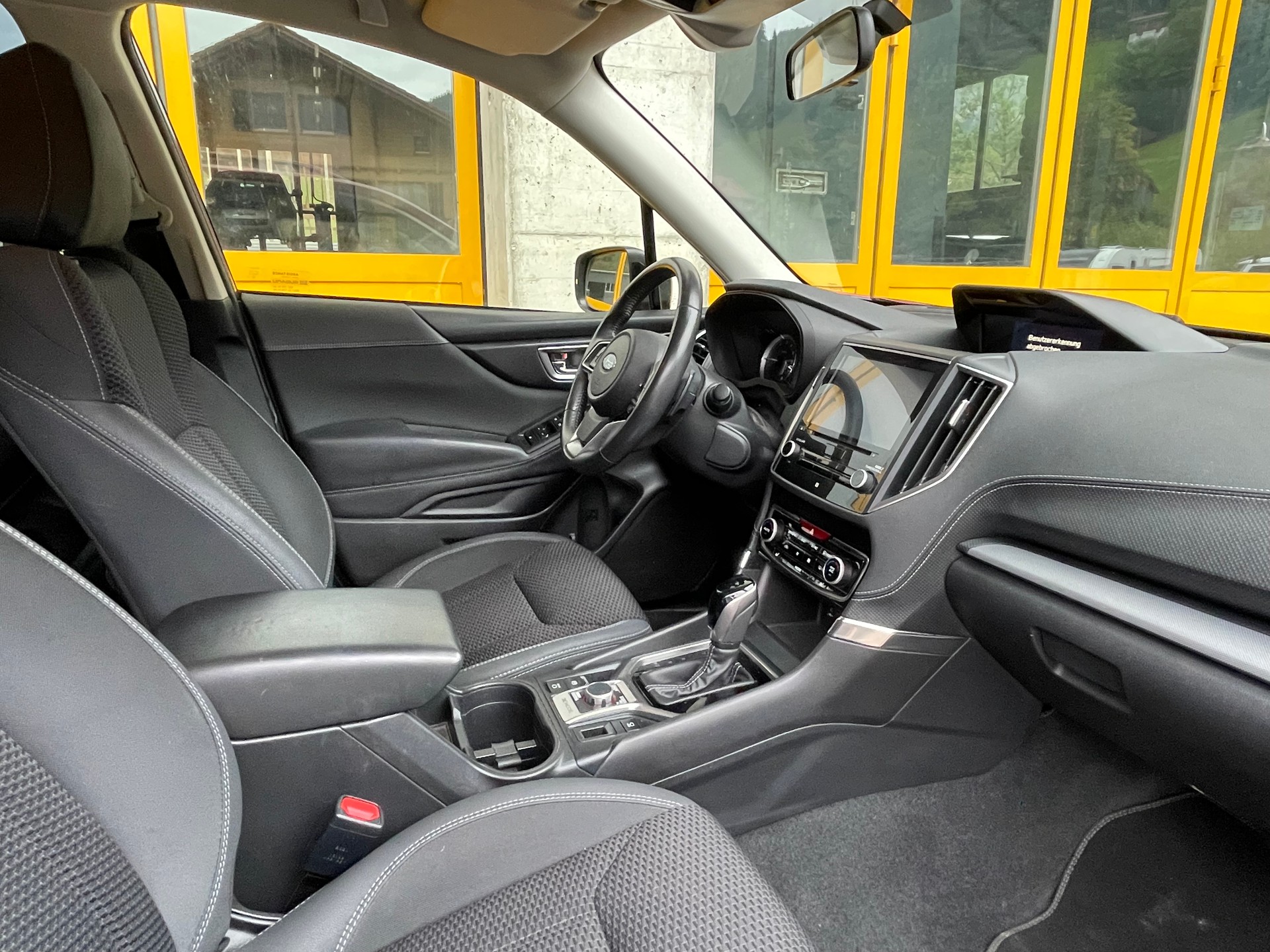 SUBARU Forester 2.0i e-Boxer Swiss Plus Lineartronic-image-14