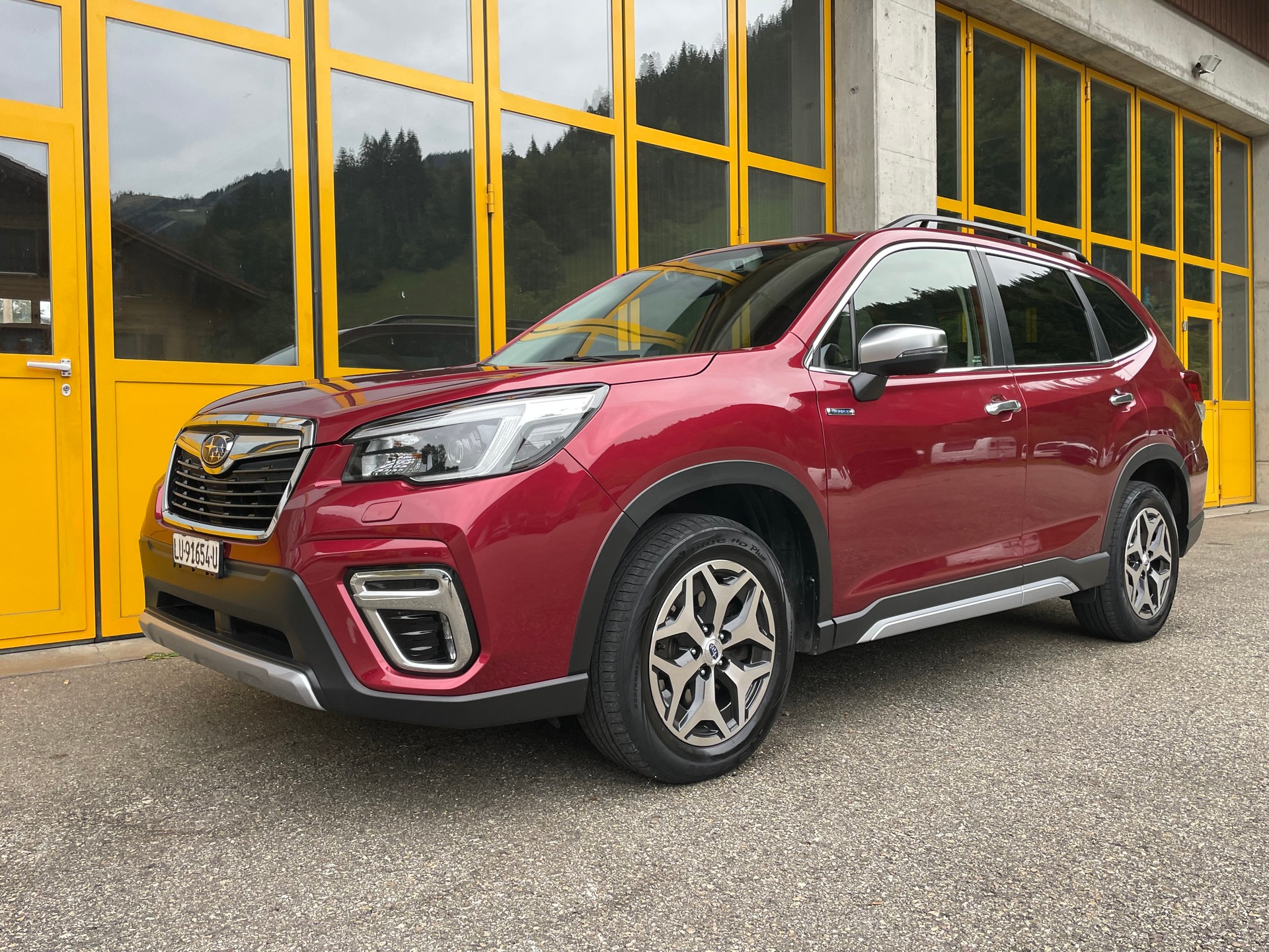 SUBARU Forester 2.0i e-Boxer Swiss Plus Lineartronic-image-0
