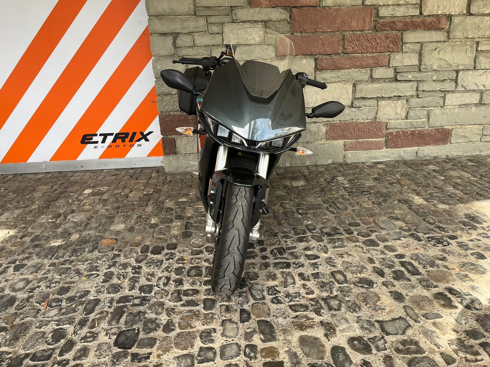 ZERO SR/S-showroom-element-3