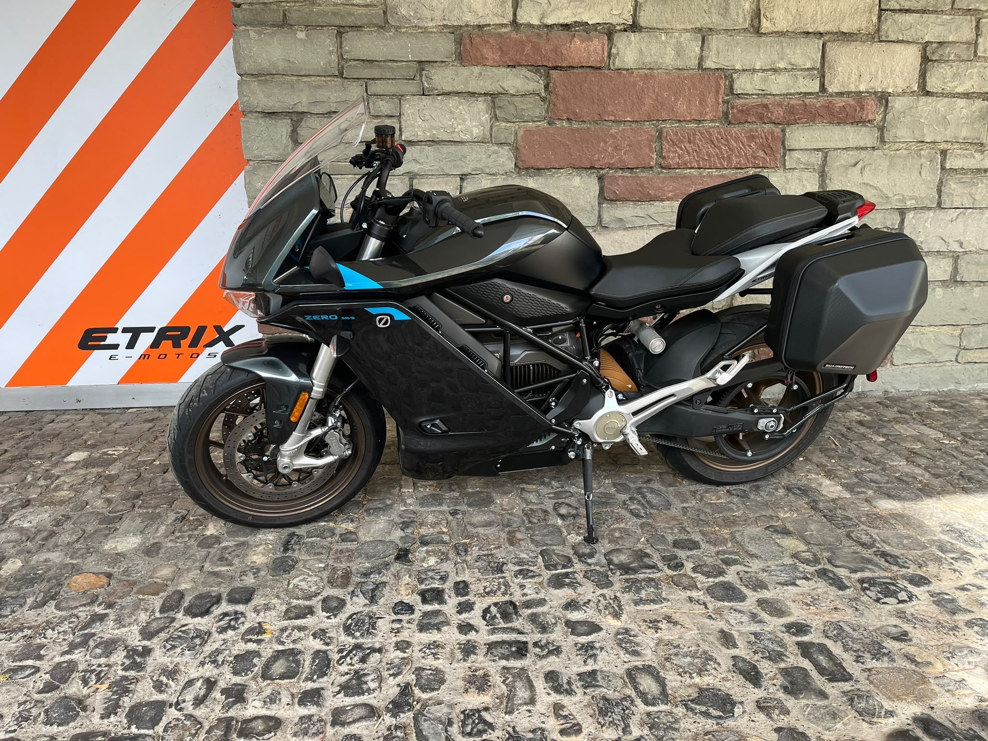 ZERO SR/S-showroom-element-1