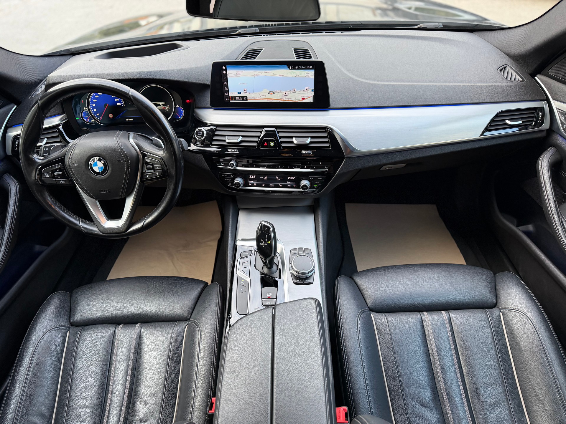 BMW 520d xDrive Touring Sport Line Steptronic-image-9