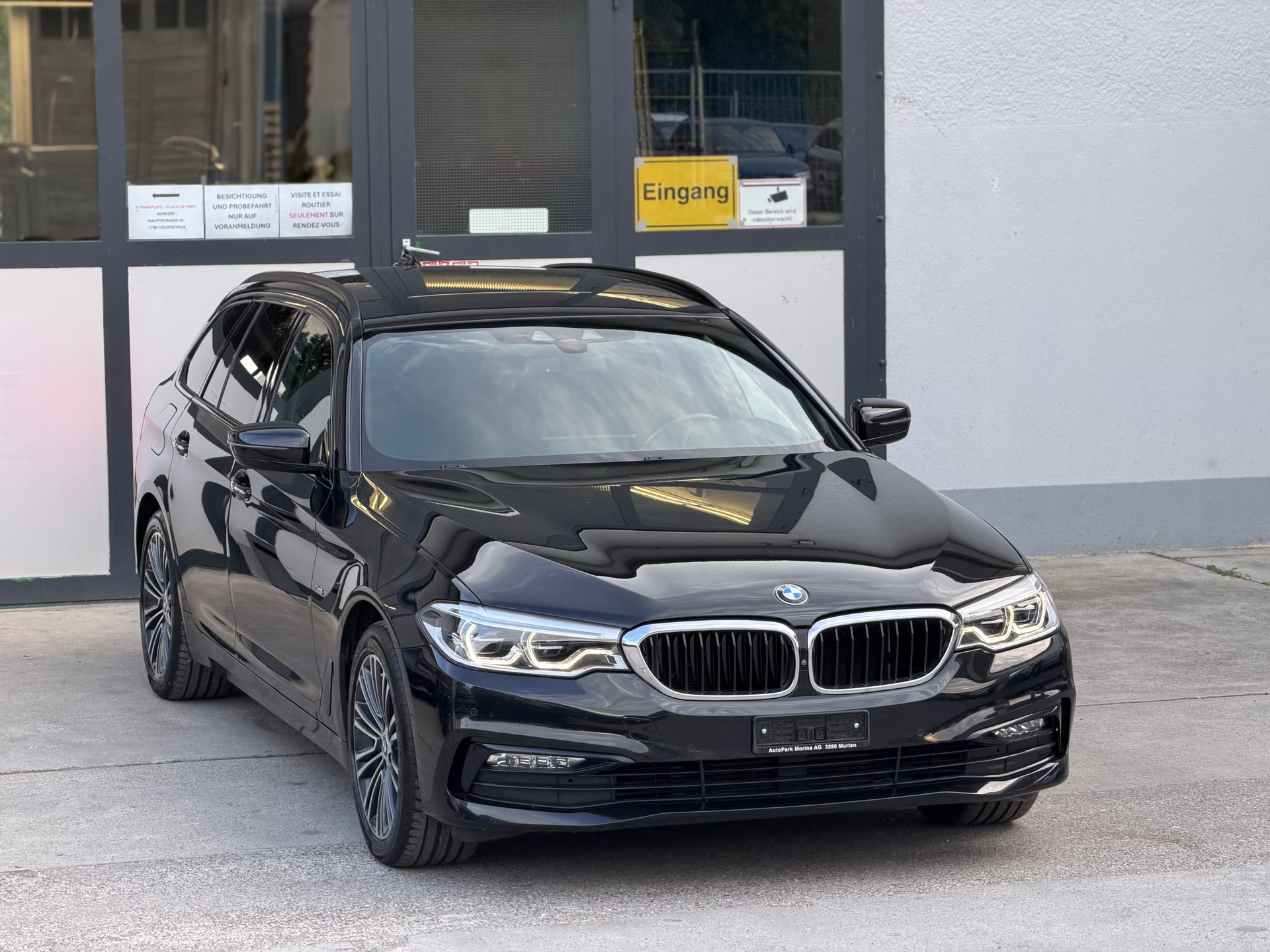 BMW 520d xDrive Touring Sport Line Steptronic-image-3