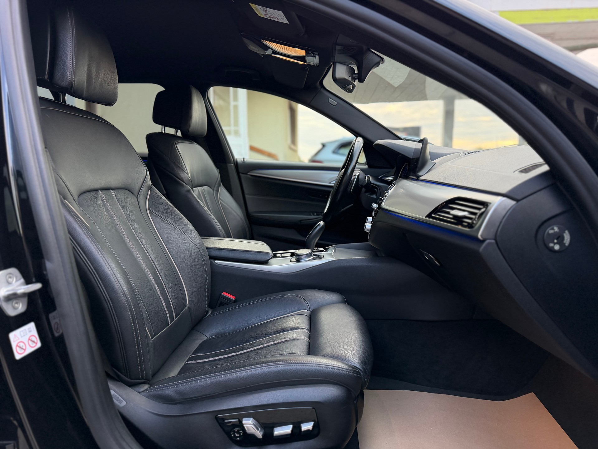 BMW 520d xDrive Touring Sport Line Steptronic-image-11