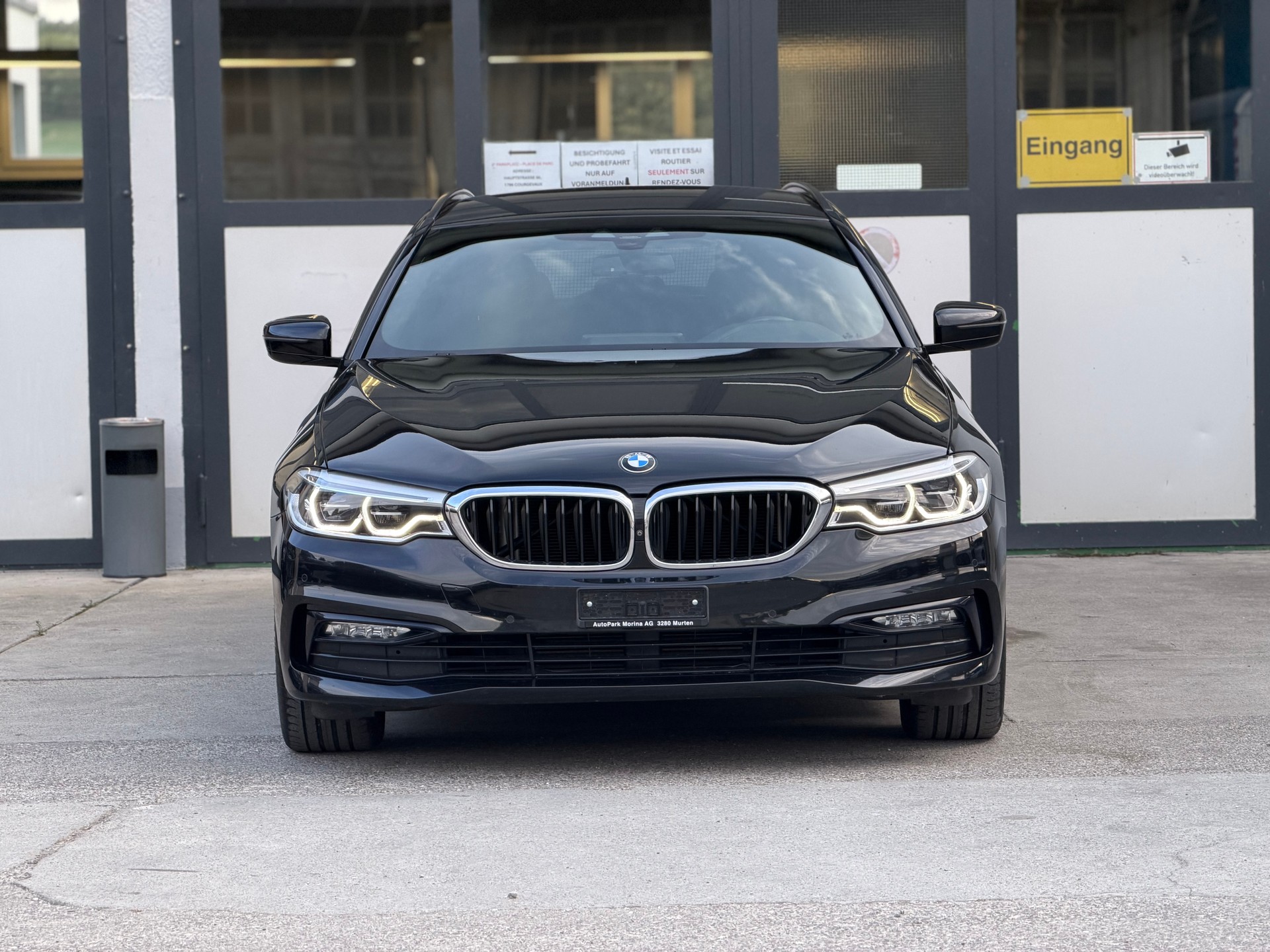 BMW 520d xDrive Touring Sport Line Steptronic-image-2