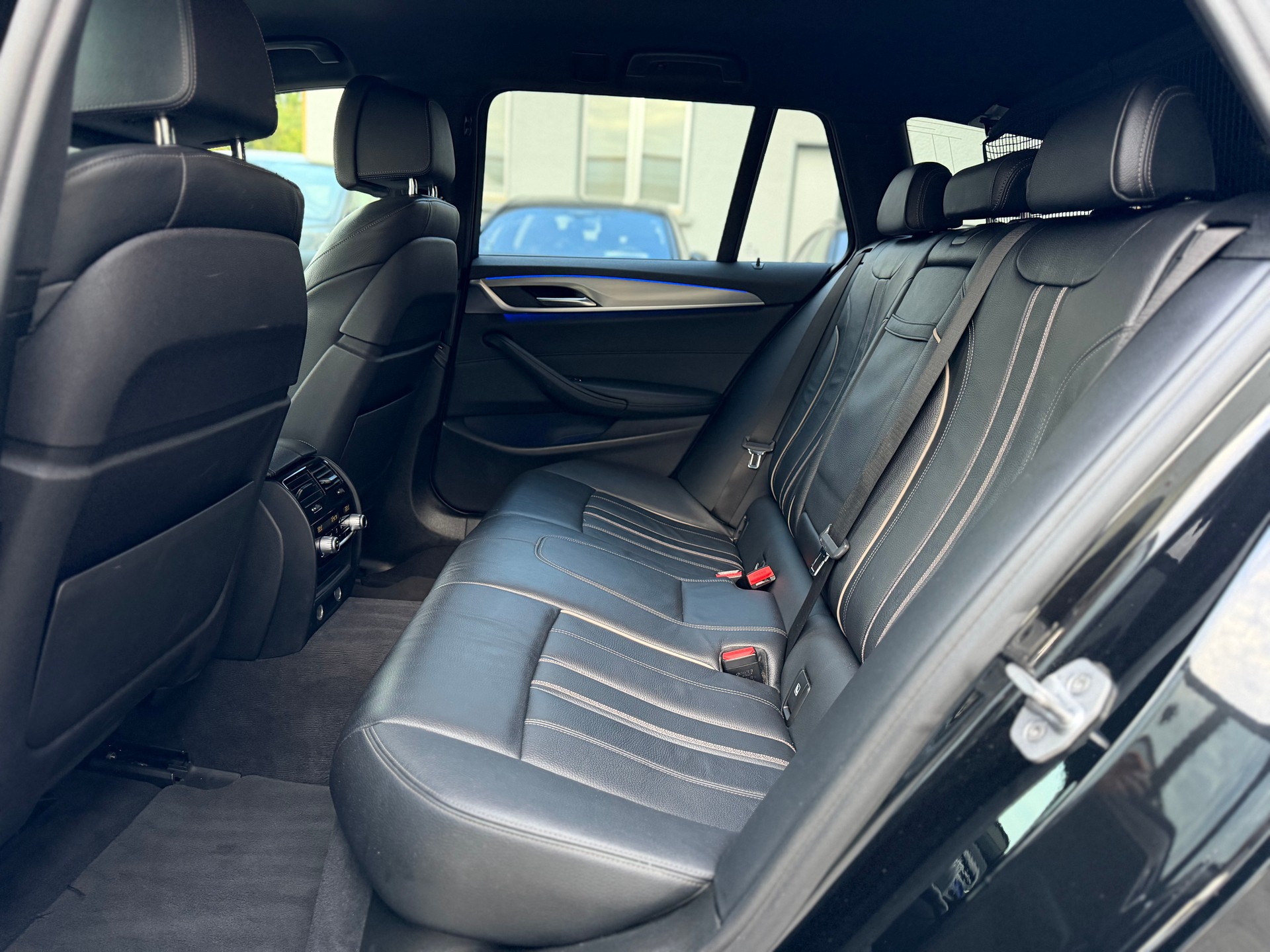 BMW 520d xDrive Touring Sport Line Steptronic-image-8