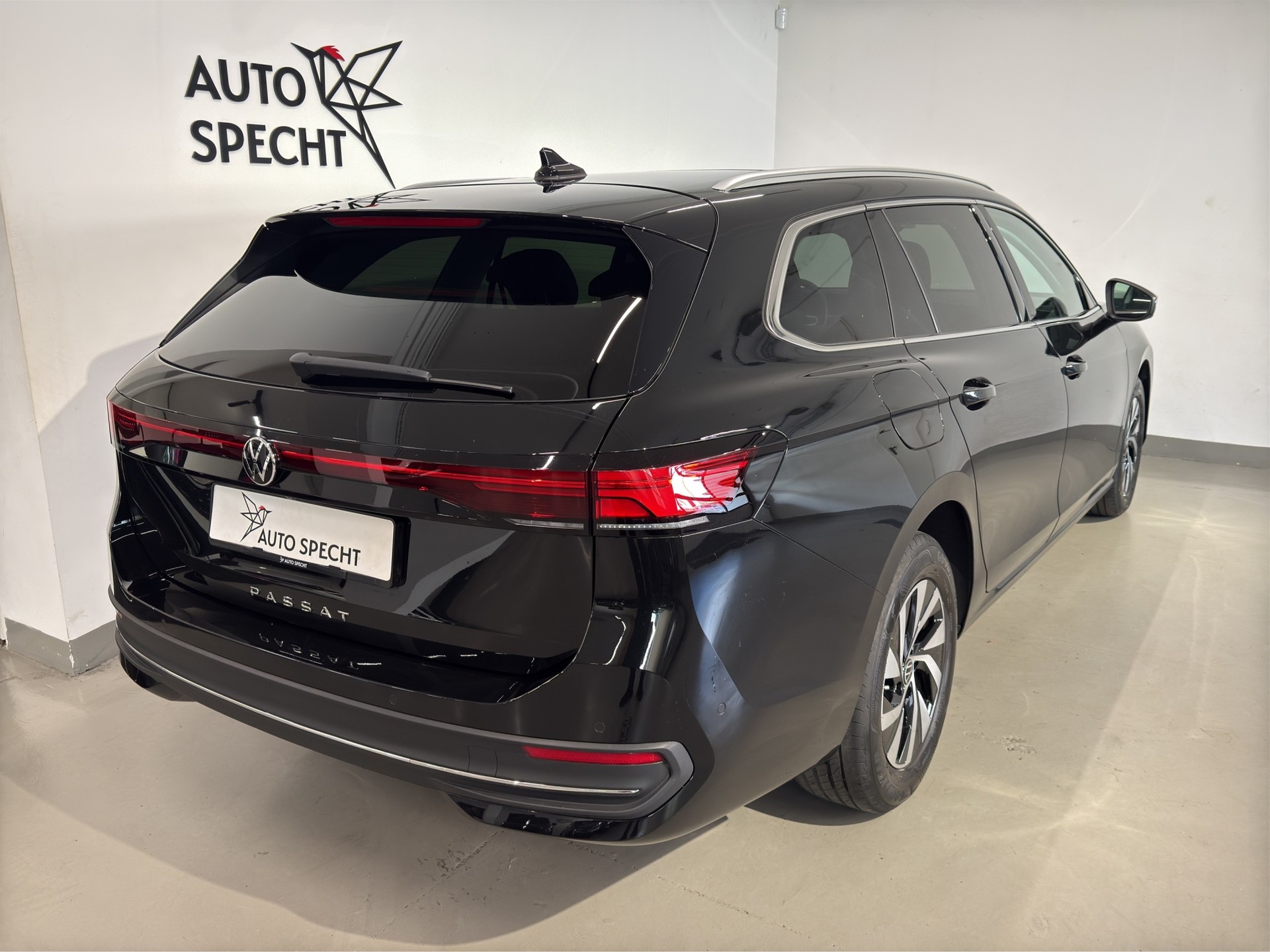 VW Passat Variant 2.0 TDI evo Business DSG-showroom-element-3