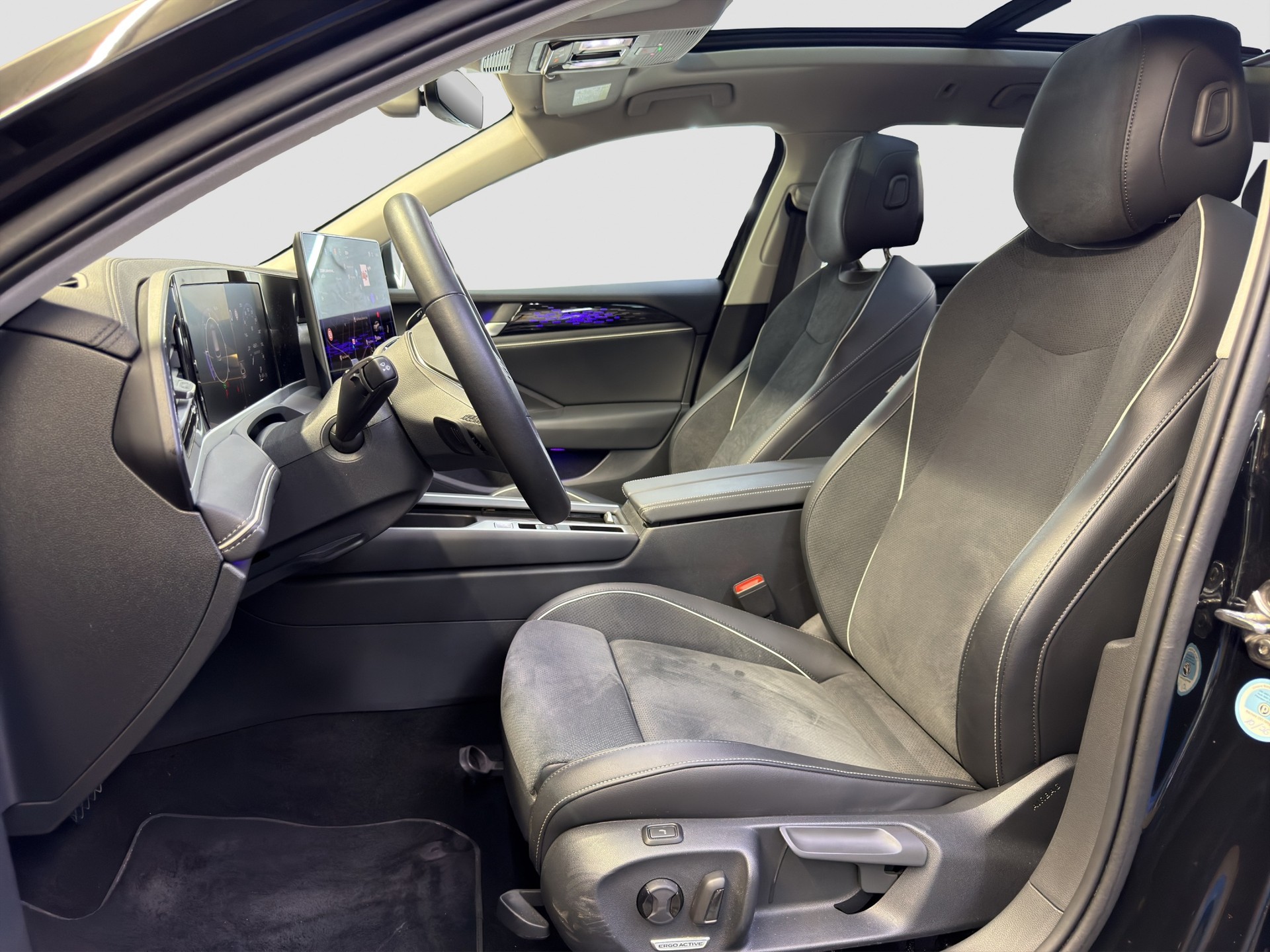 VW Passat Variant 2.0 TDI evo Business DSG-image-11
