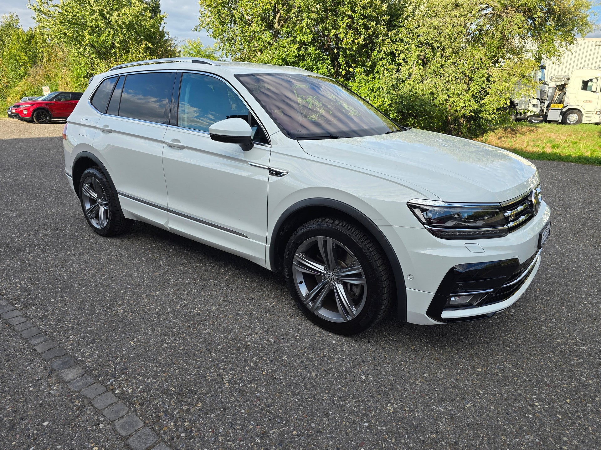 VW Tiguan Allspace 2.0 TDI R-LINE SCR Highline 4Motion DSG-image-1