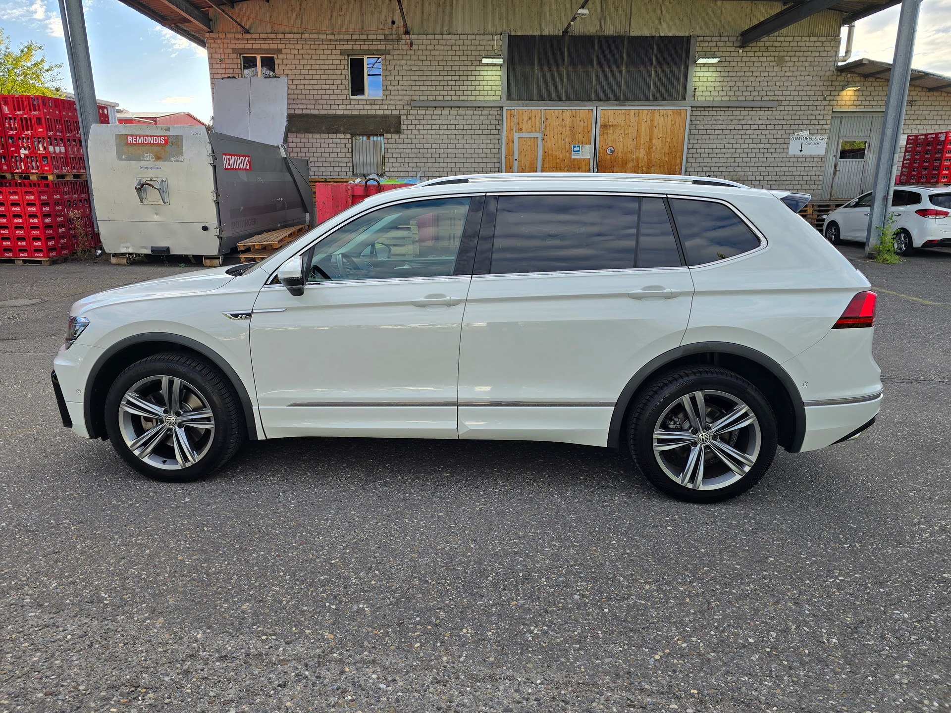 VW Tiguan Allspace 2.0 TDI R-LINE SCR Highline 4Motion DSG-image-8