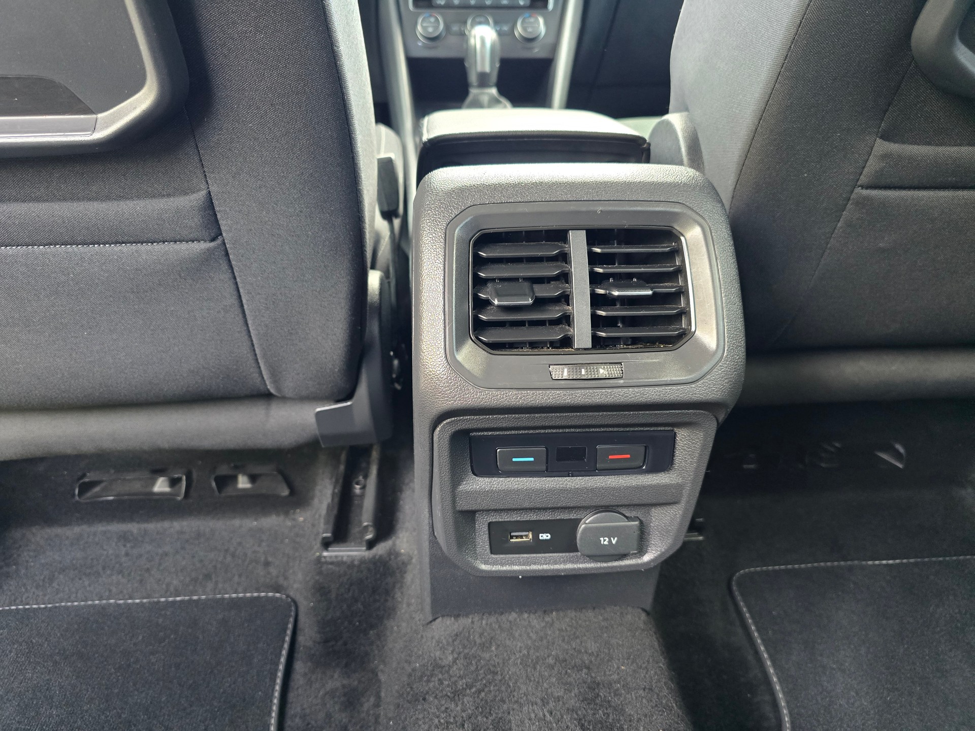 VW Tiguan Allspace 2.0 TDI R-LINE SCR Highline 4Motion DSG-image-16