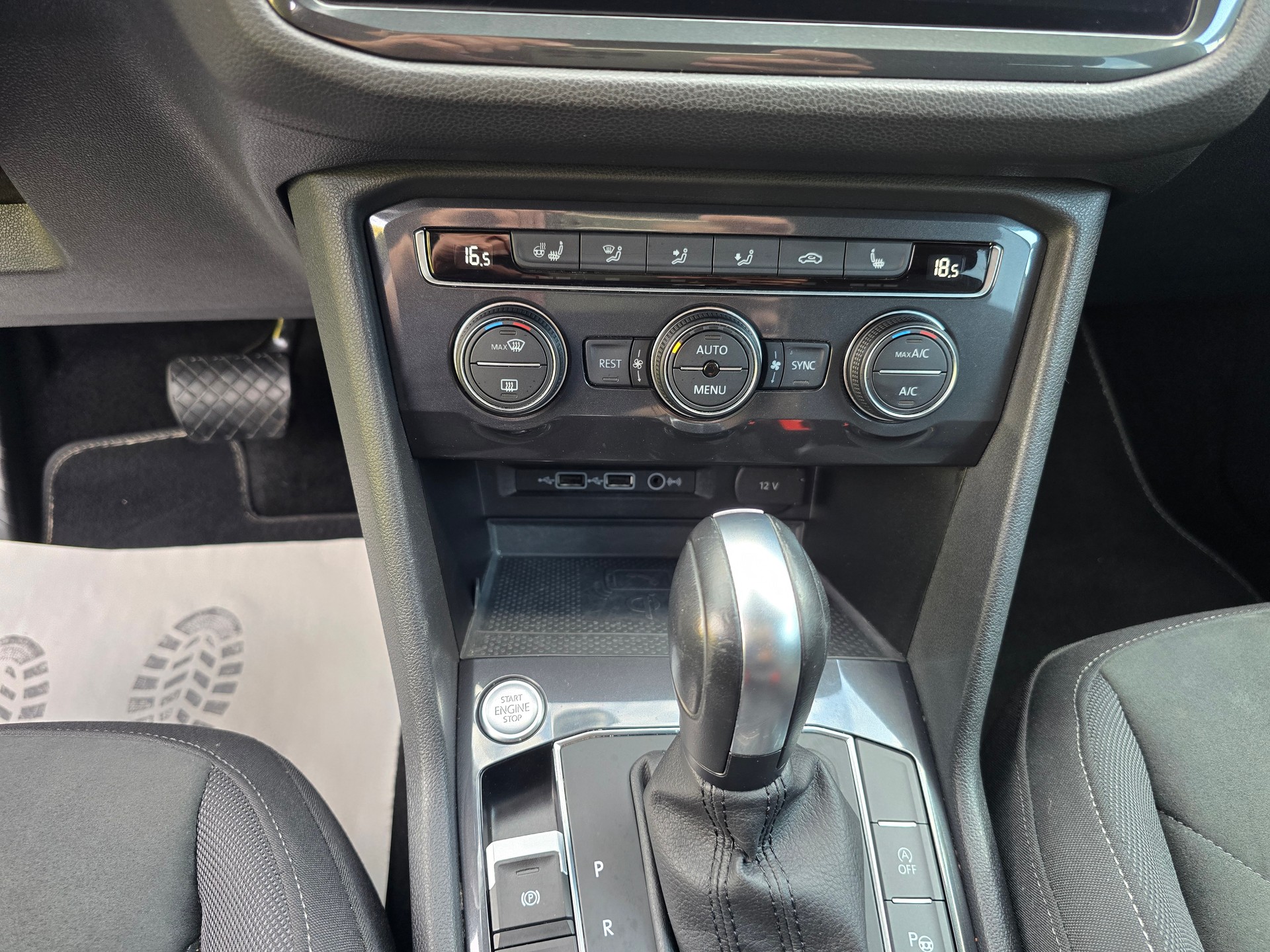 VW Tiguan Allspace 2.0 TDI R-LINE SCR Highline 4Motion DSG-image-22