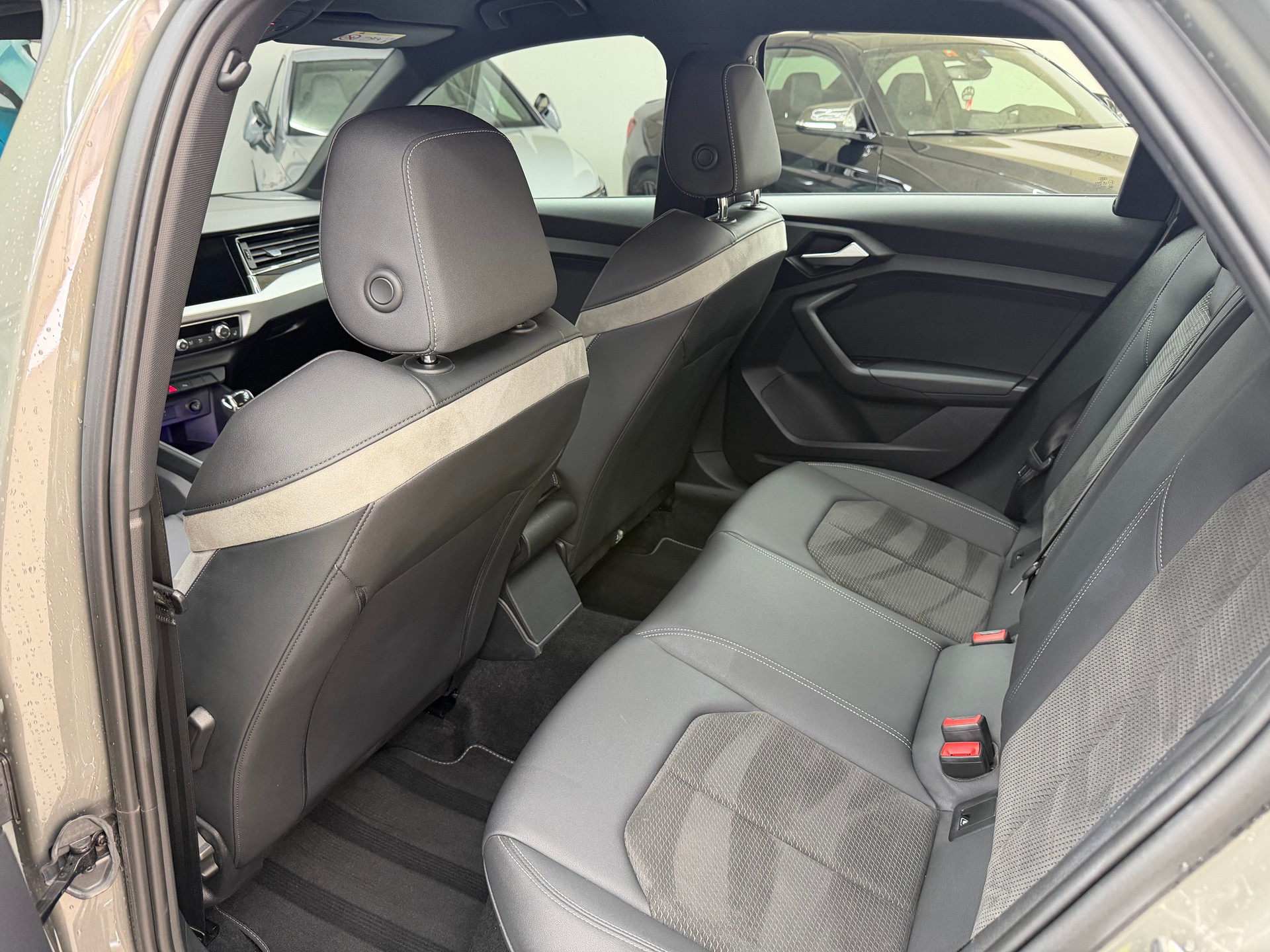 AUDI A1 Sportback 30 TFSI S Line S-tronic-image-12
