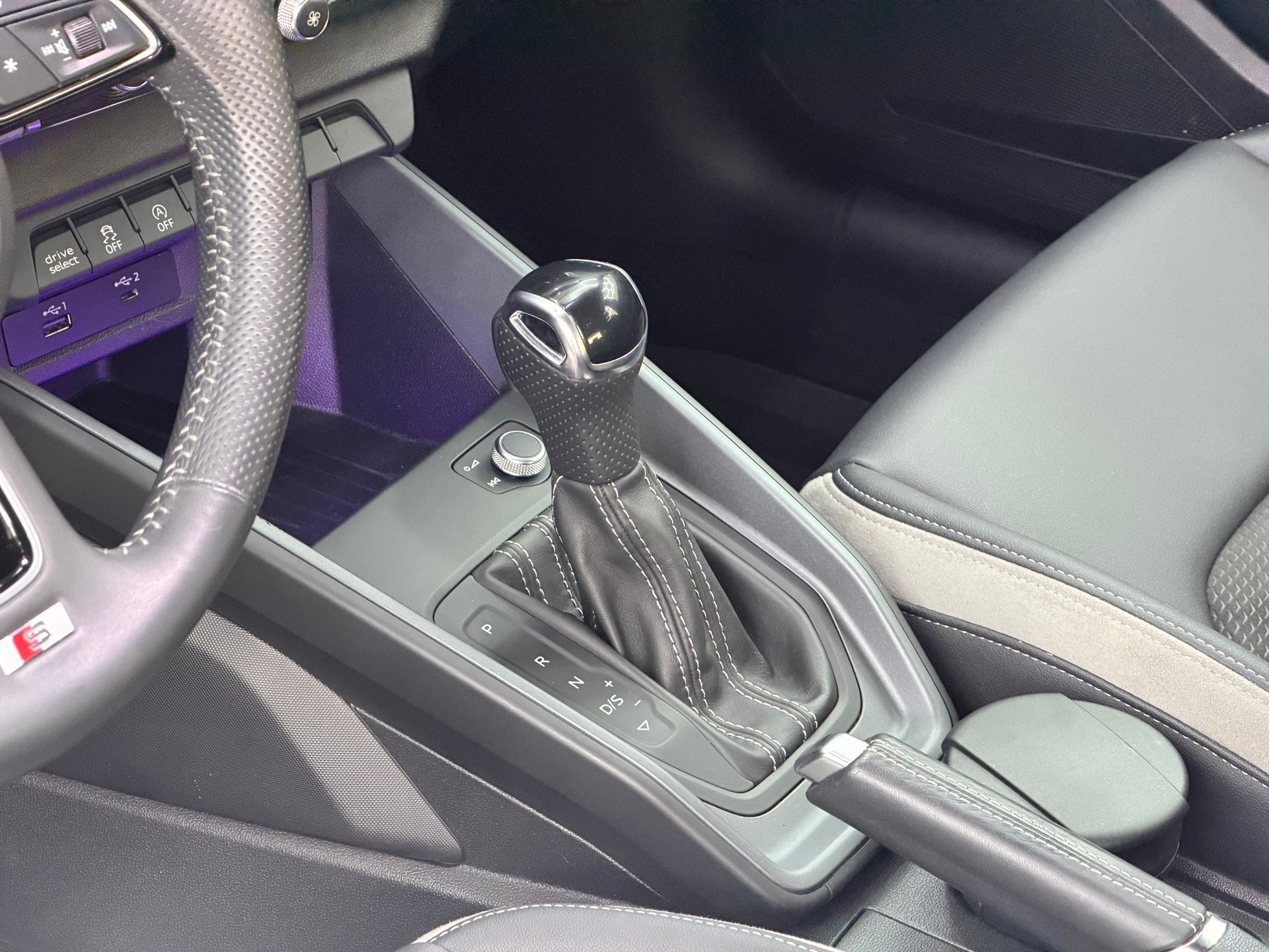 AUDI A1 Sportback 30 TFSI S Line S-tronic-image-11