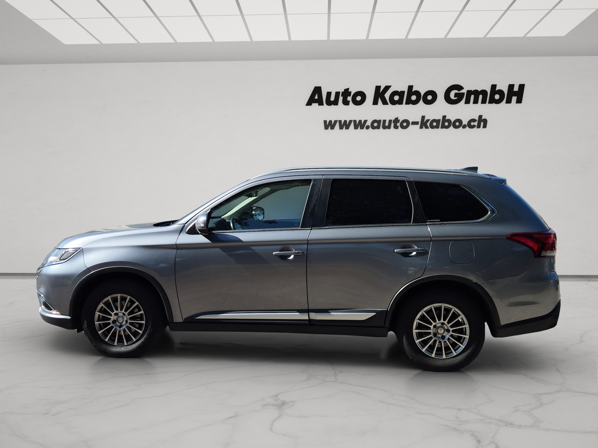 MITSUBISHI Outlander 2.2 DID Diamond 4WD Automatic-image-8