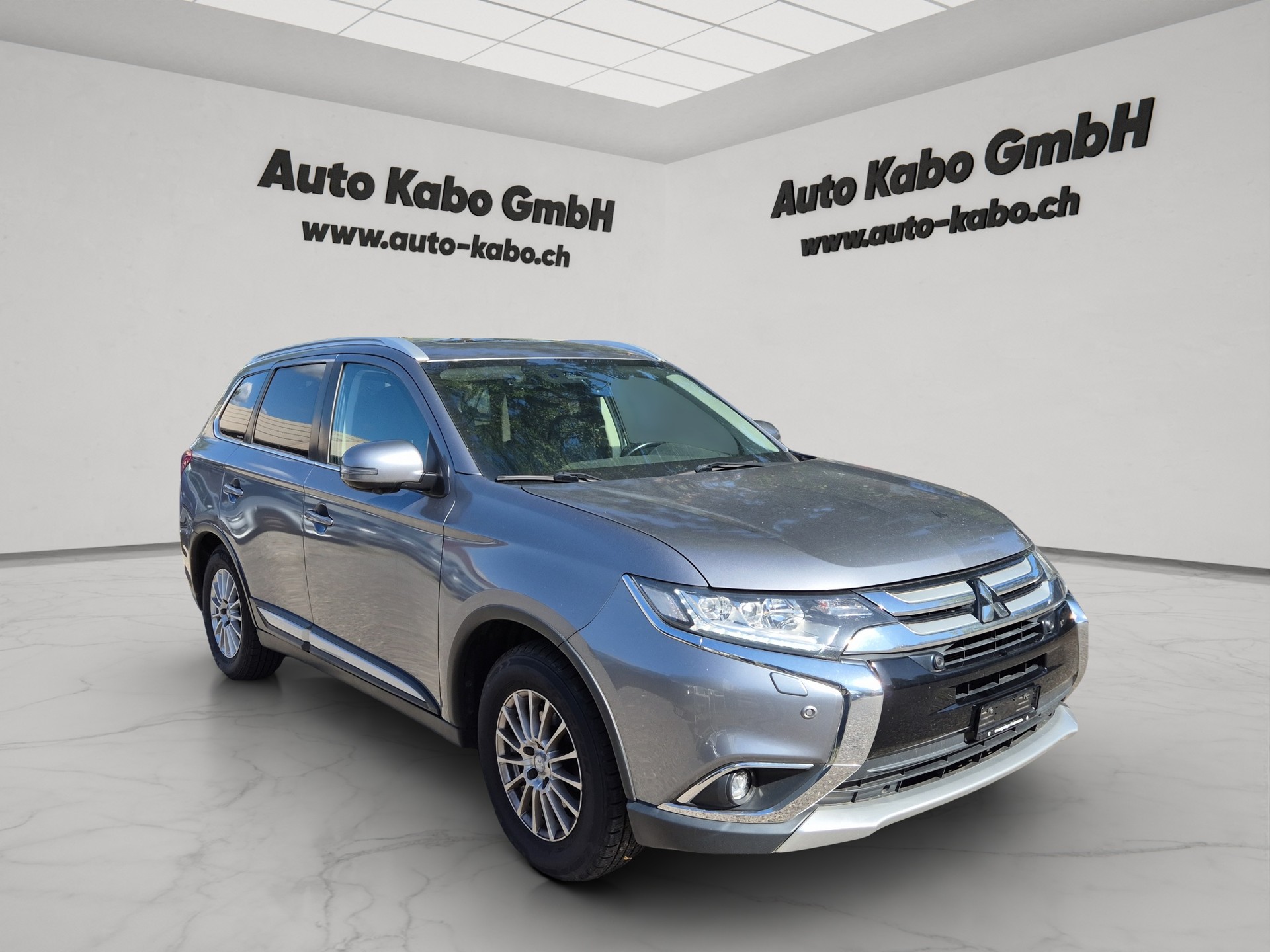 MITSUBISHI Outlander 2.2 DID Diamond 4WD Automatic-image-3
