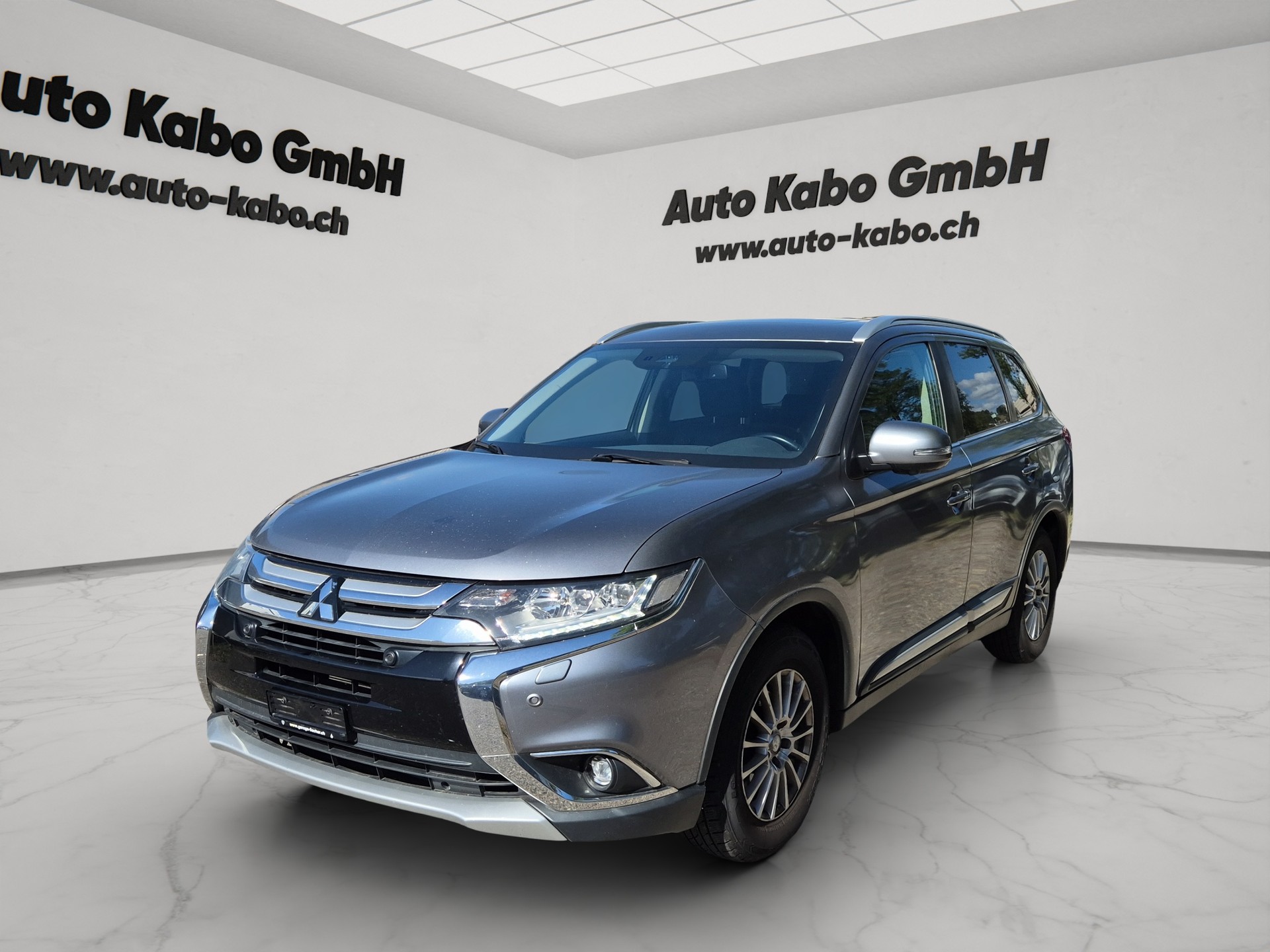 MITSUBISHI Outlander 2.2 DID Diamond 4WD Automatic-image-2