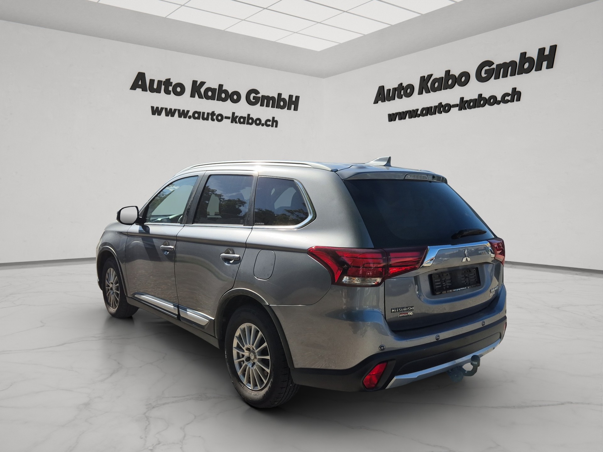 MITSUBISHI Outlander 2.2 DID Diamond 4WD Automatic-image-4