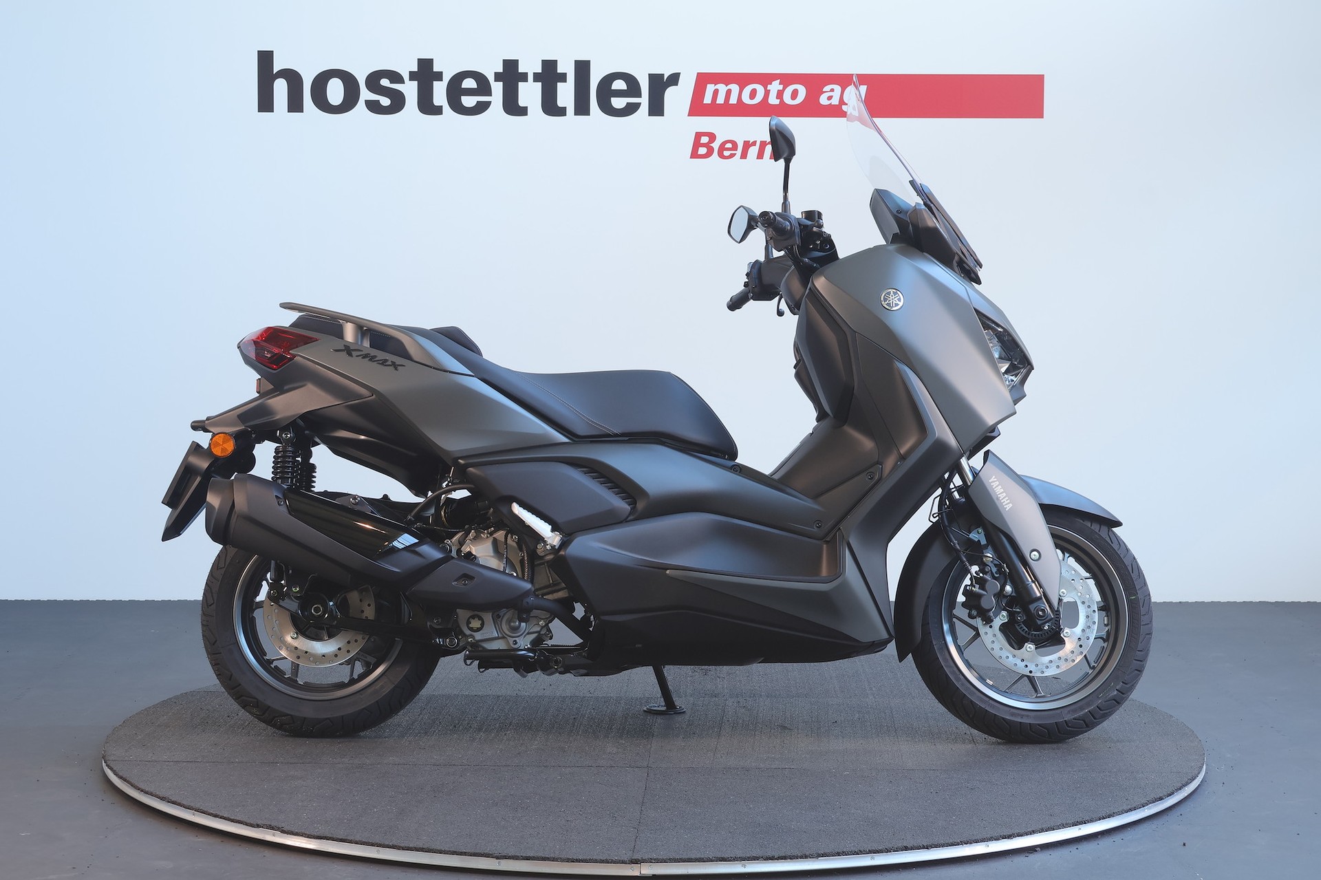 YAMAHA XMAX 300-showroom-element-1
