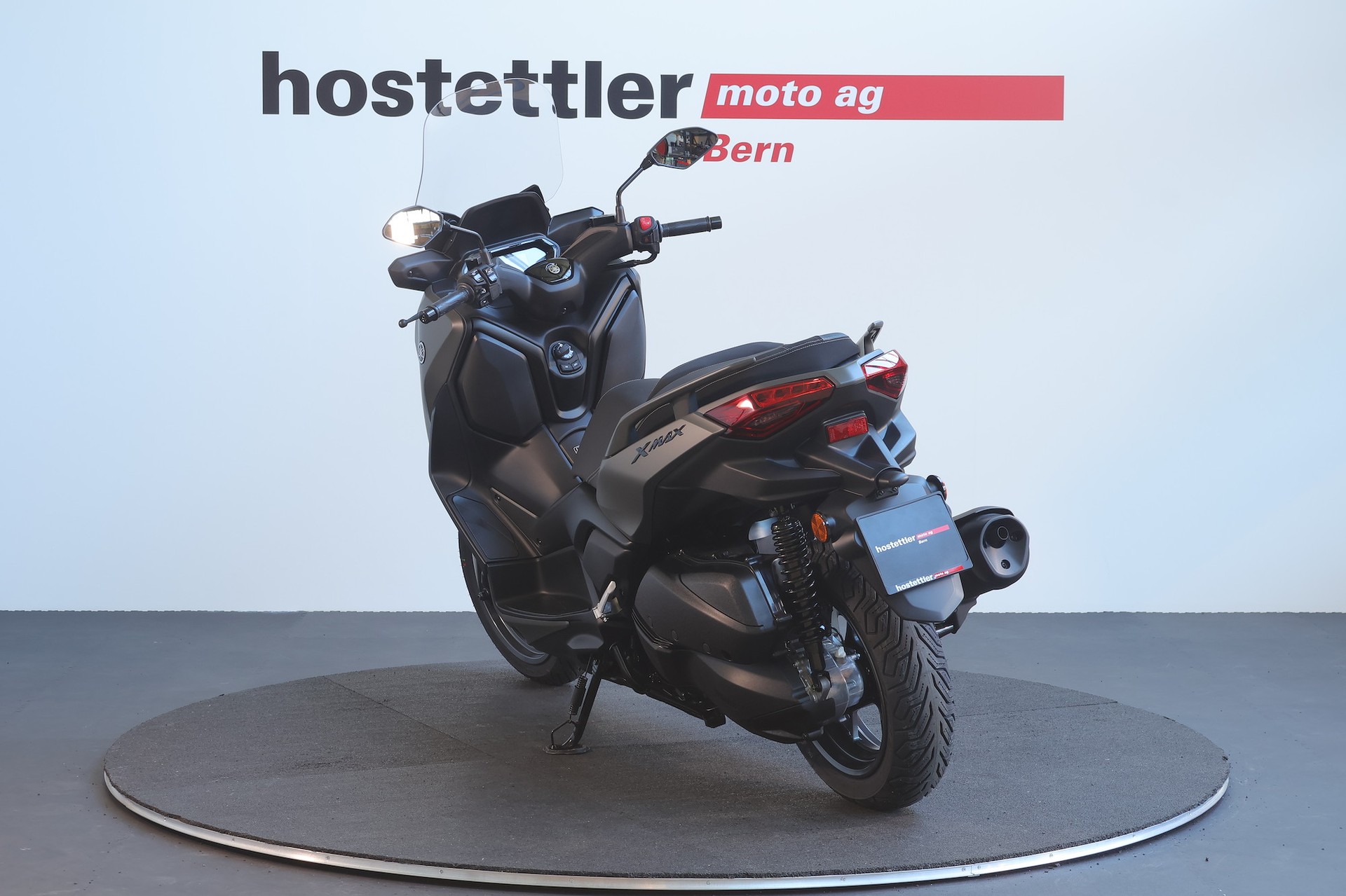 YAMAHA XMAX 300-showroom-element-3