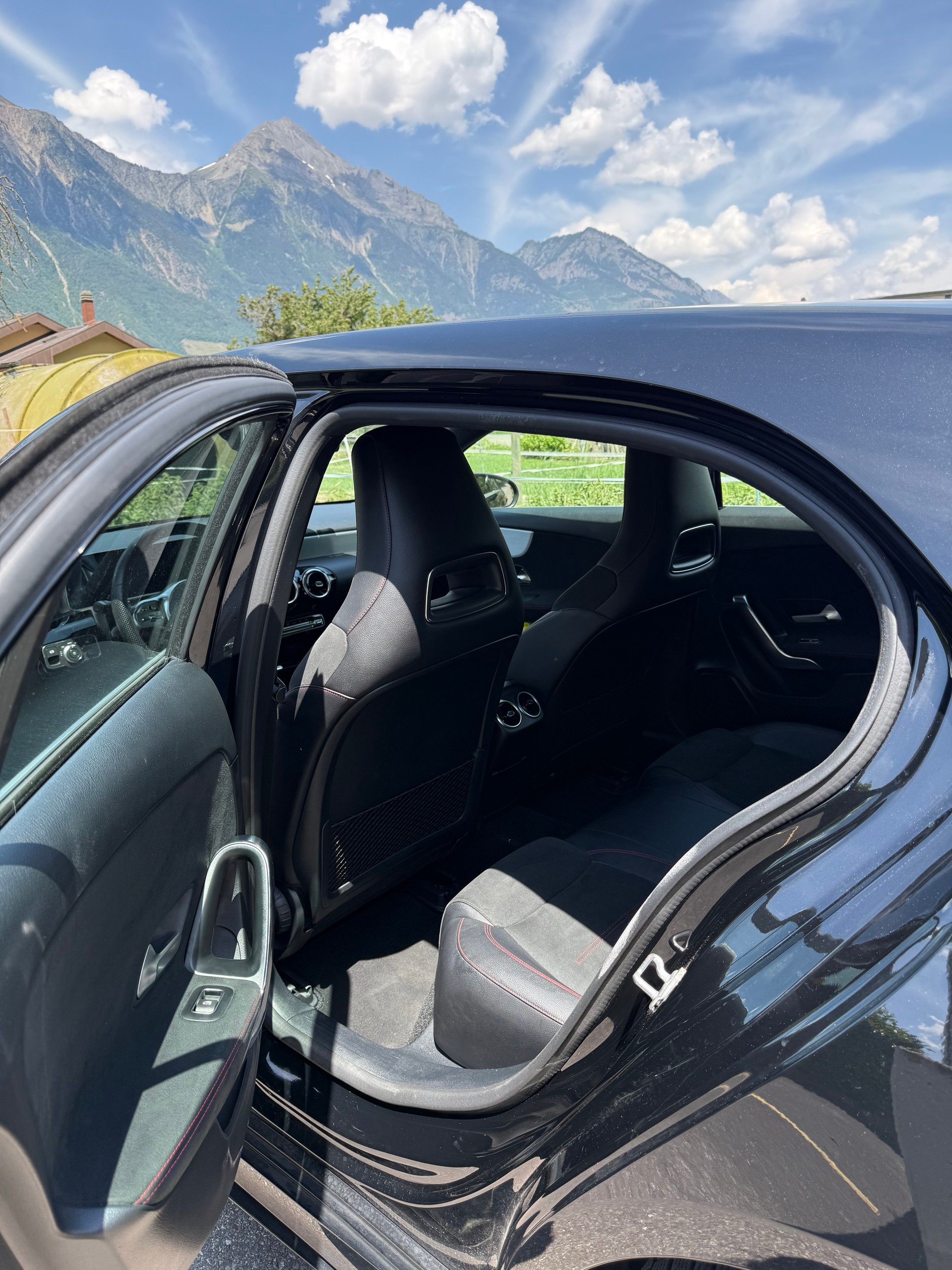 MERCEDES-BENZ A 200 AMG Line-image-2
