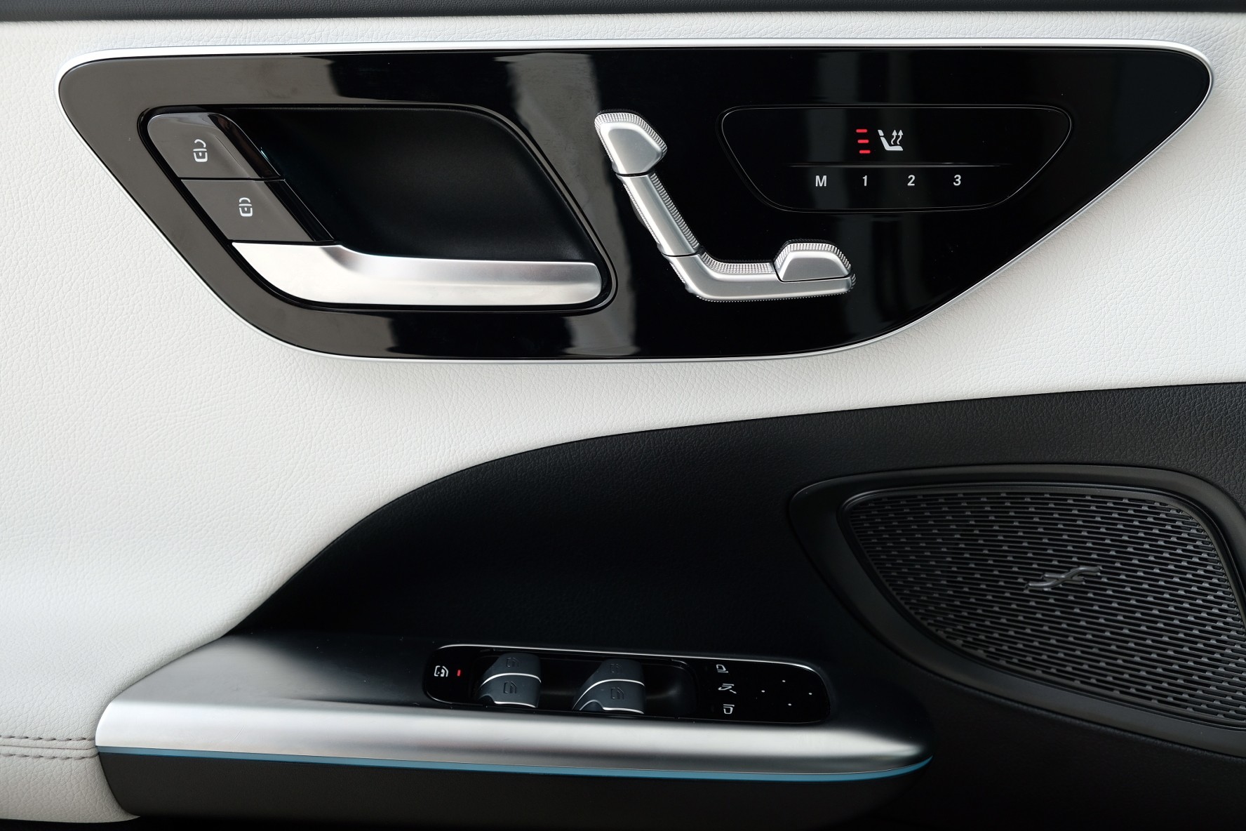 MERCEDES-BENZ C 220 d Swiss Star AMG Line 4matic T-Modell S206-image-9