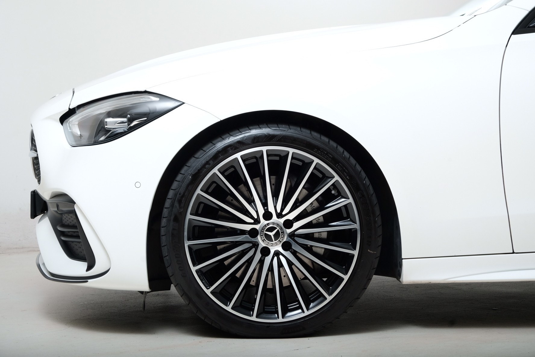 MERCEDES-BENZ C 220 d Swiss Star AMG Line 4matic T-Modell S206-image-2