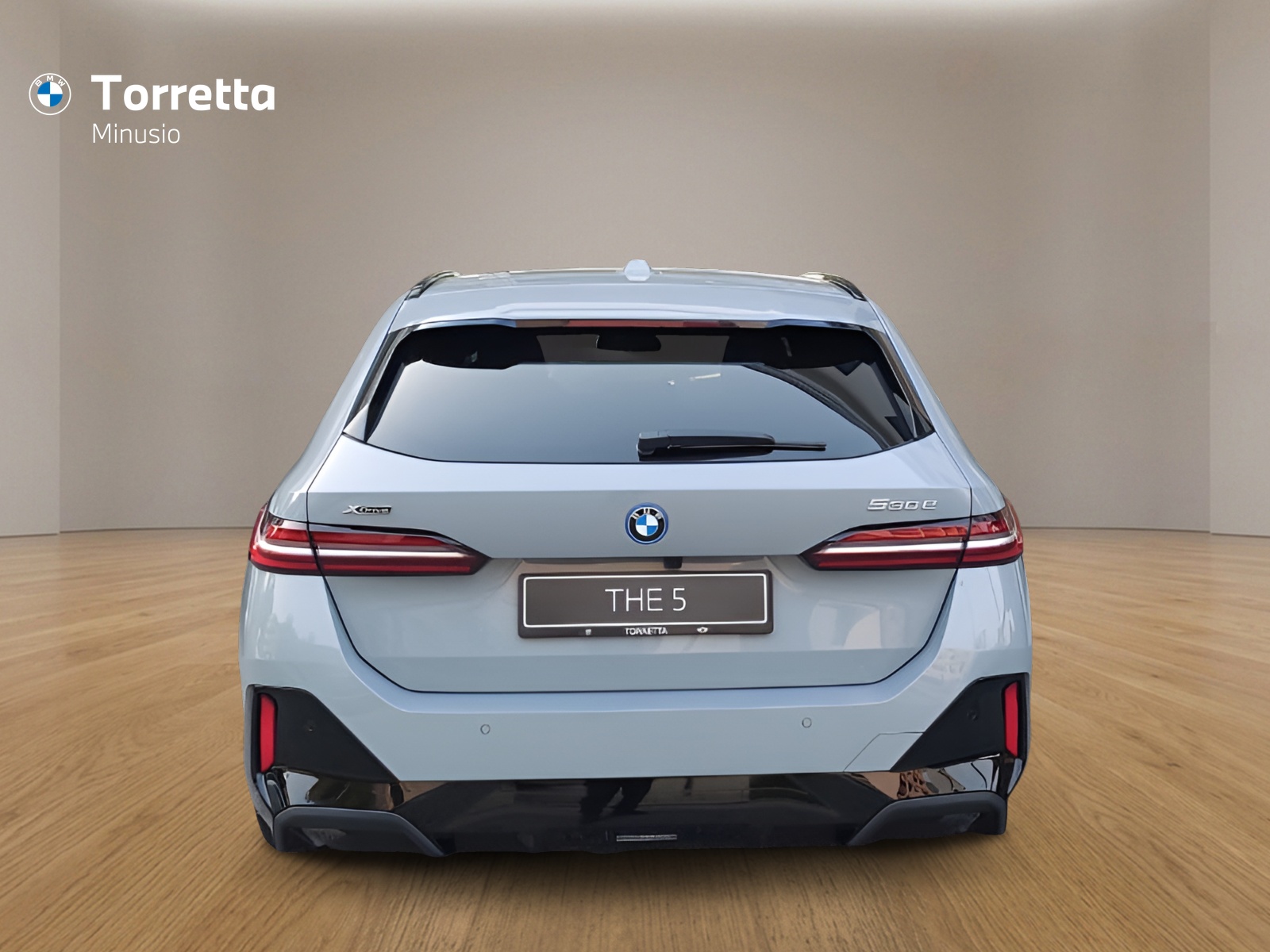 BMW 530e xDrive Touring M Sport Steptronic-showroom-element-3