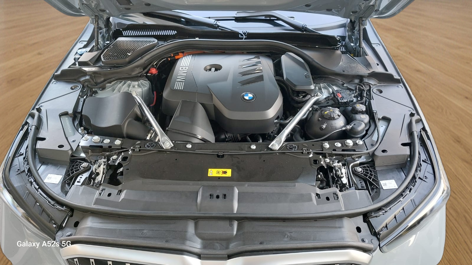BMW 530e xDrive Touring M Sport Steptronic-image-17