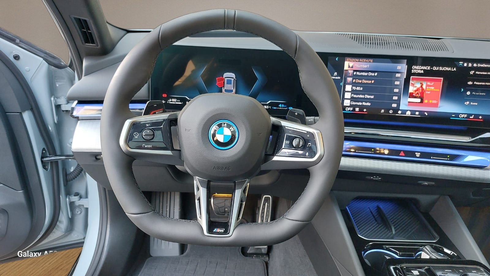 BMW 530e xDrive Touring M Sport Steptronic-image-10