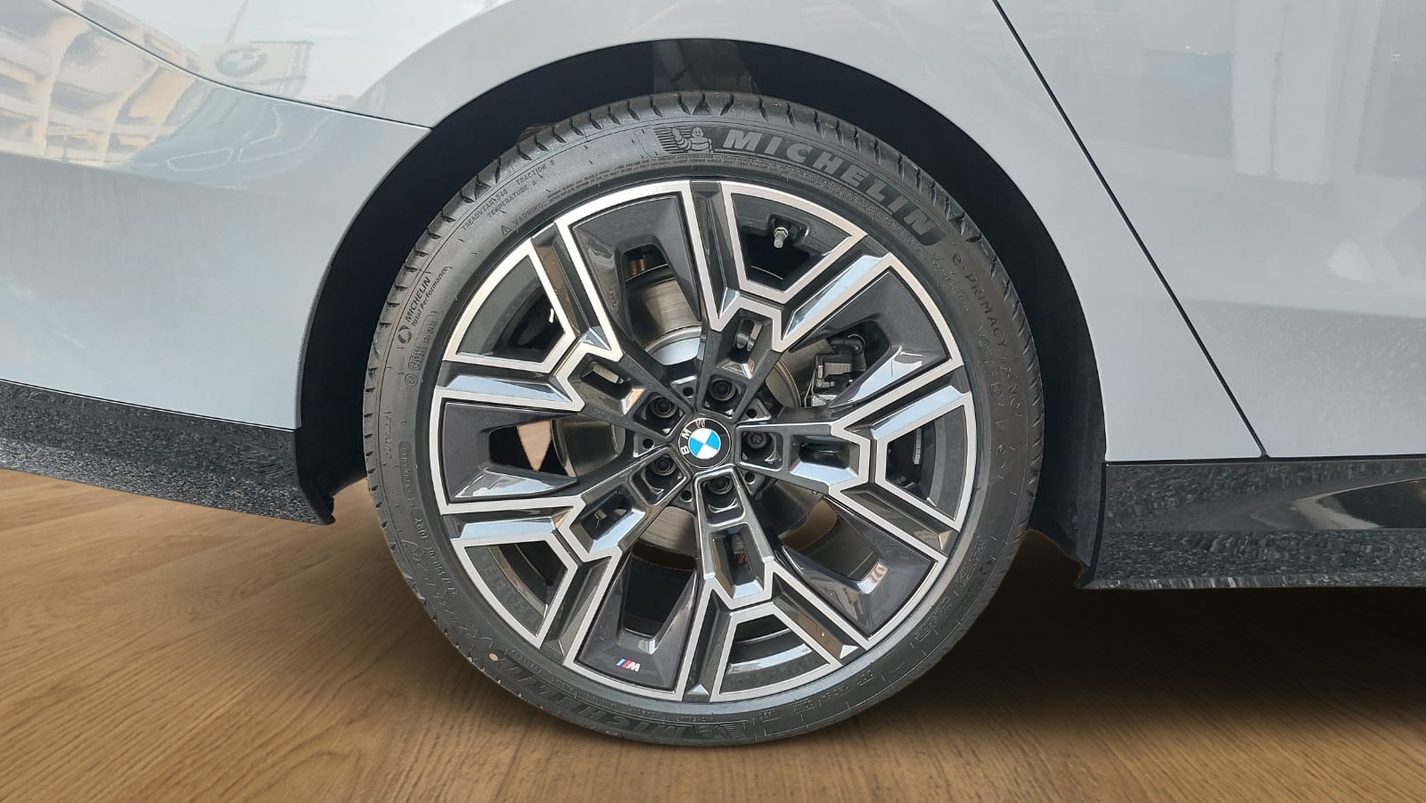 BMW 530e xDrive Touring M Sport Steptronic-image-15