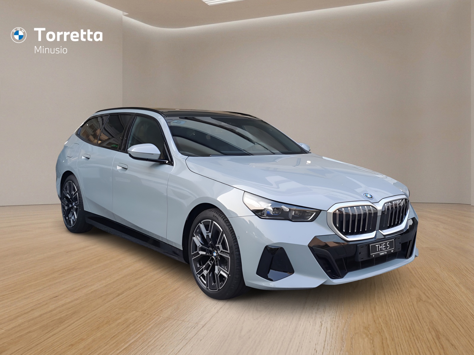 BMW 530e xDrive Touring M Sport Steptronic-image-6