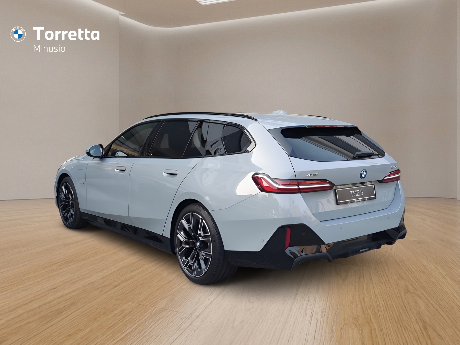 BMW 530e xDrive Touring M Sport Steptronic-showroom-element-2