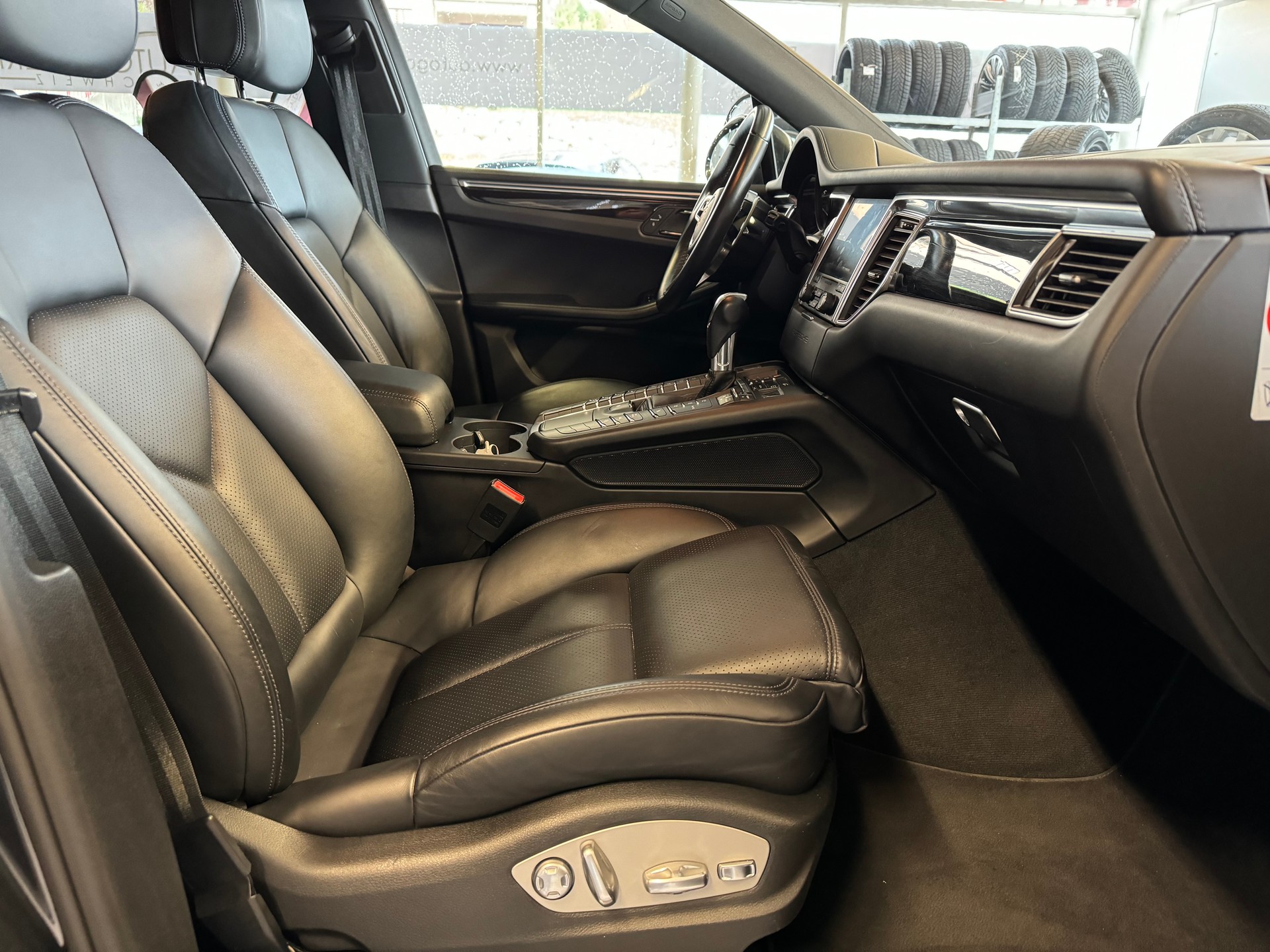 PORSCHE Macan S PDK | CH Swiss Package | Luftfederung | 21" | PDLS+ | PANORAMA | Memory | DAB+ |-image-21