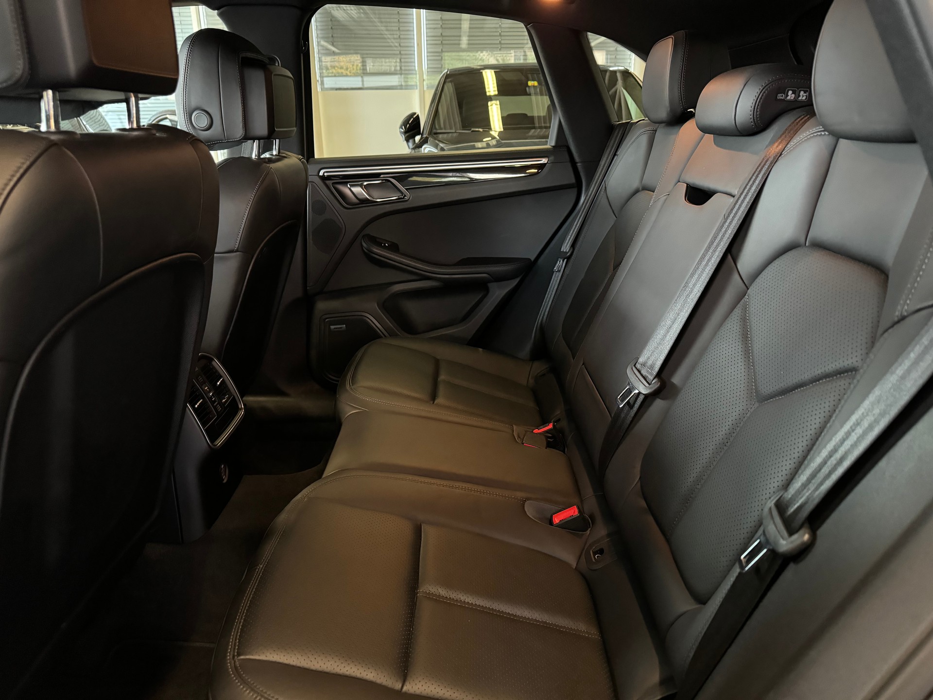 PORSCHE Macan S PDK | CH Swiss Package | Luftfederung | 21" | PDLS+ | PANORAMA | Memory | DAB+ |-image-16