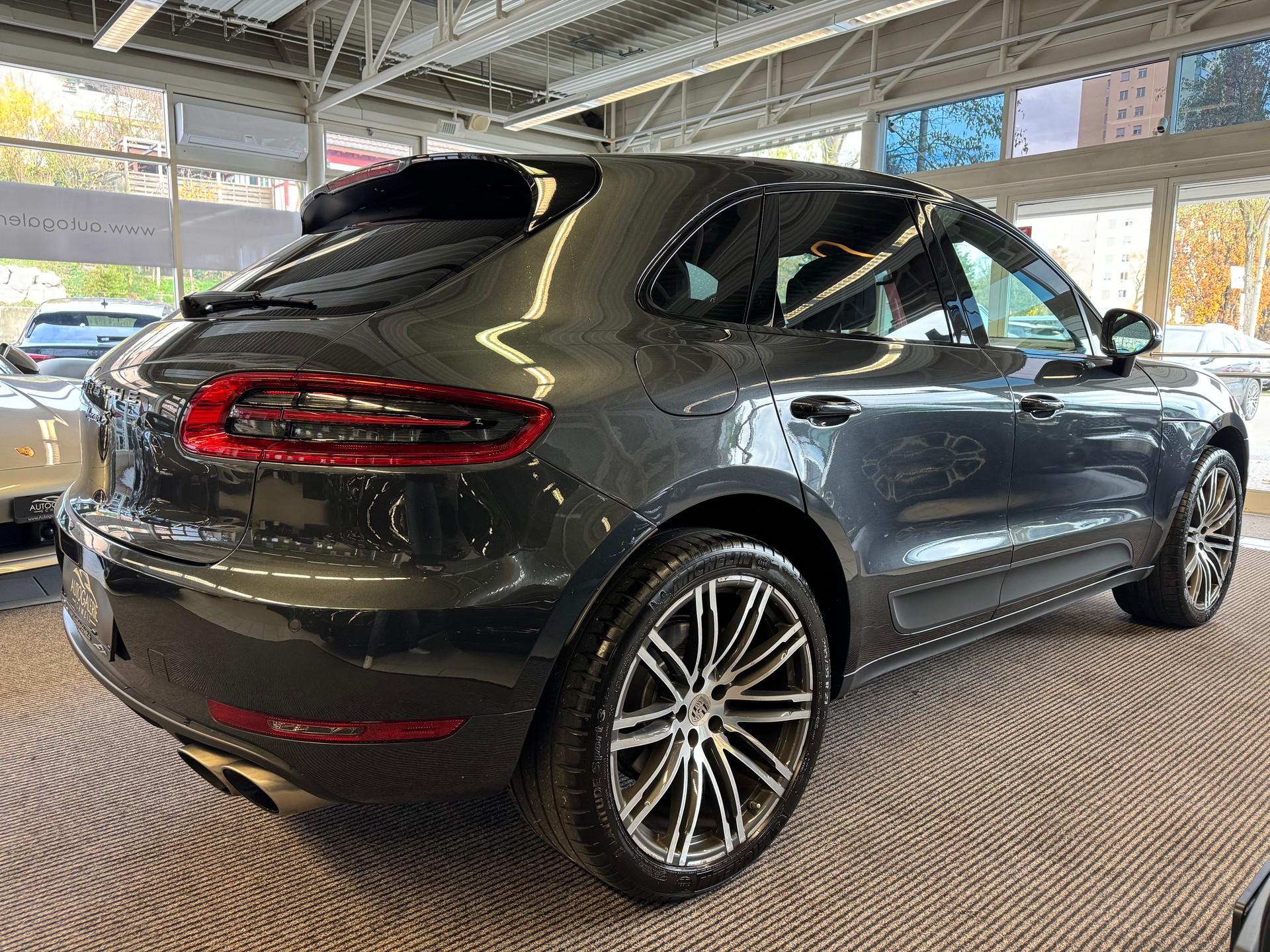PORSCHE Macan S PDK | CH Swiss Package | Luftfederung | 21" | PDLS+ | PANORAMA | Memory | DAB+ |-image-20